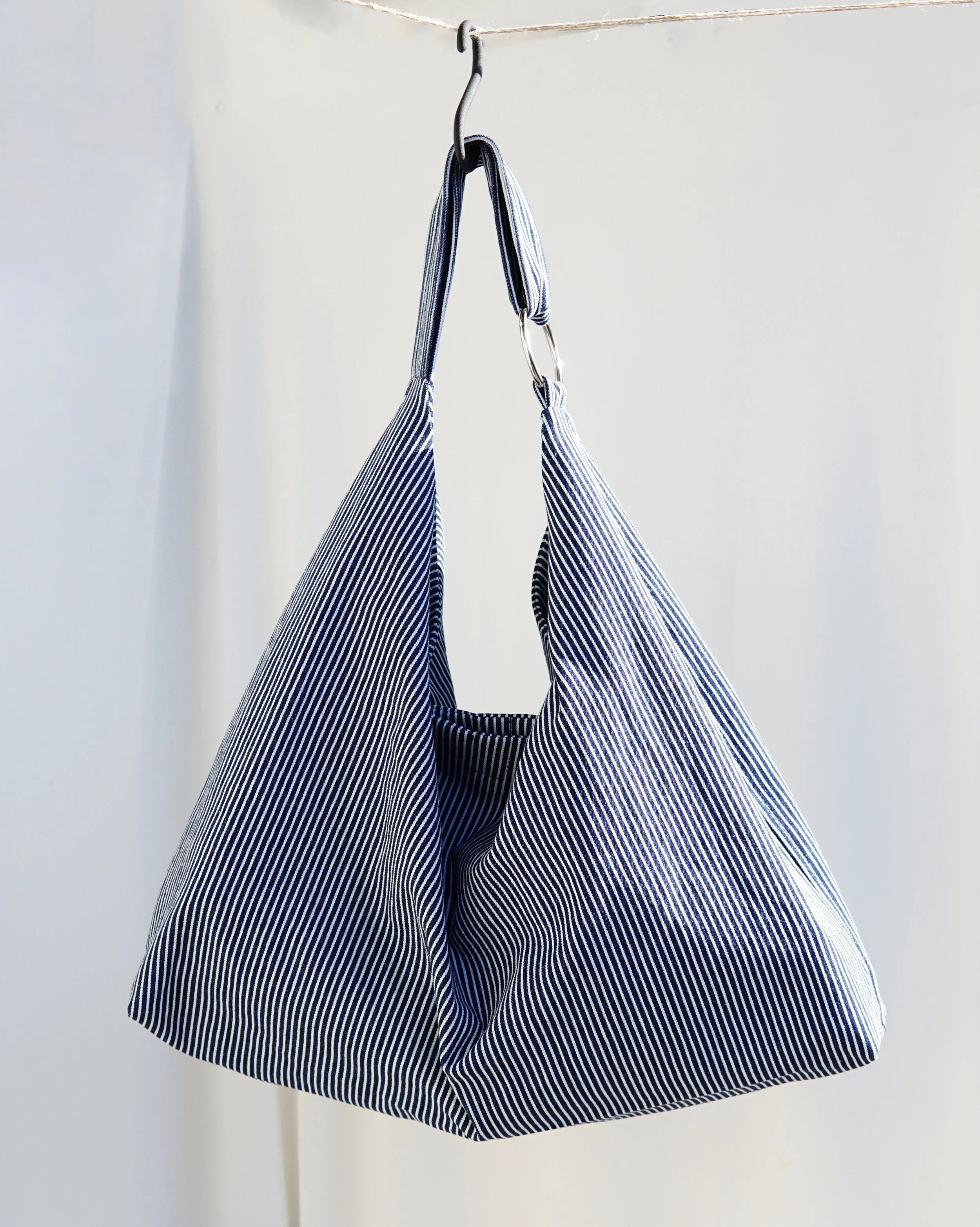 HICKORYSHOPPER1.jpg