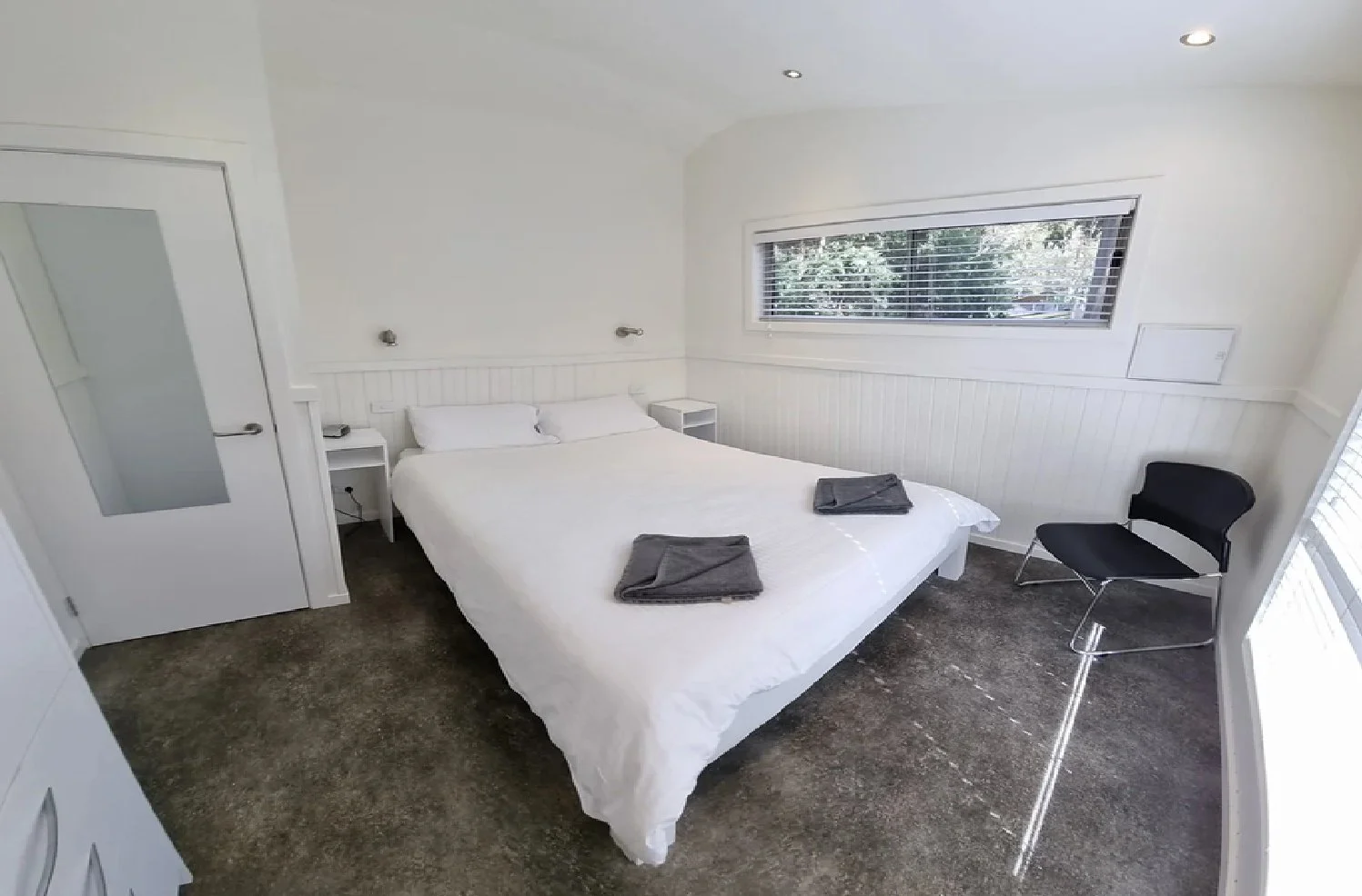 Cabin bedroom.jpg