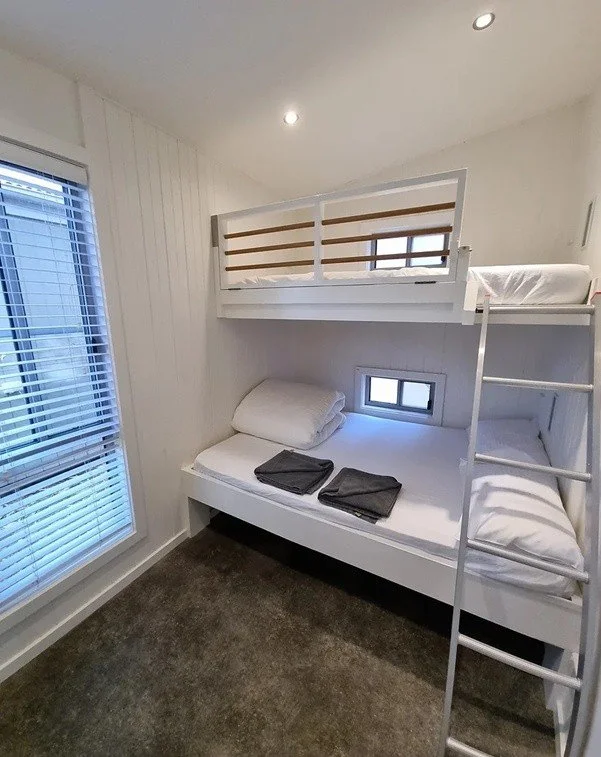 cabin bedroom 2.jpg