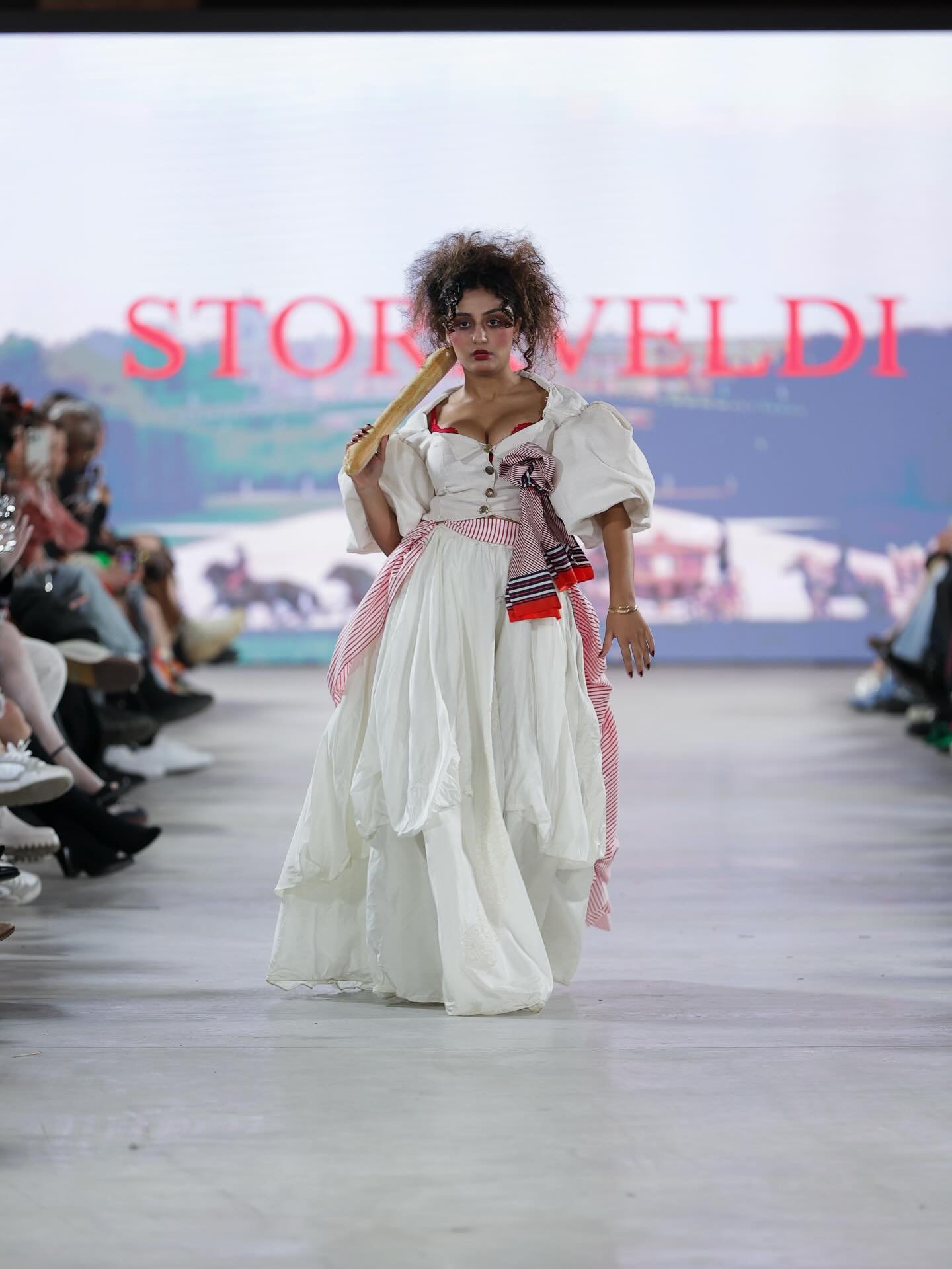 Model @isa_daoud wearing our puff sleeved top with our dramatic upcyled low waisted raw silk skirt
Part of our FAT 25 spring collection
#runwayfashion #runway #runwayshow #avantgardedesign #fashiondesigner #design #editorialdesigner #storrveldi