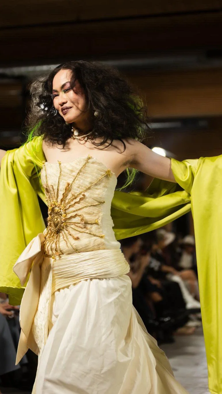 If you think you see my at work, no you do not, I’m simply mingling with the working class not actually being one of them. All my money comes from aura farming and gambling/J or is it
#avantgarde #designer #fashiondesigner #runwayfashion #ava