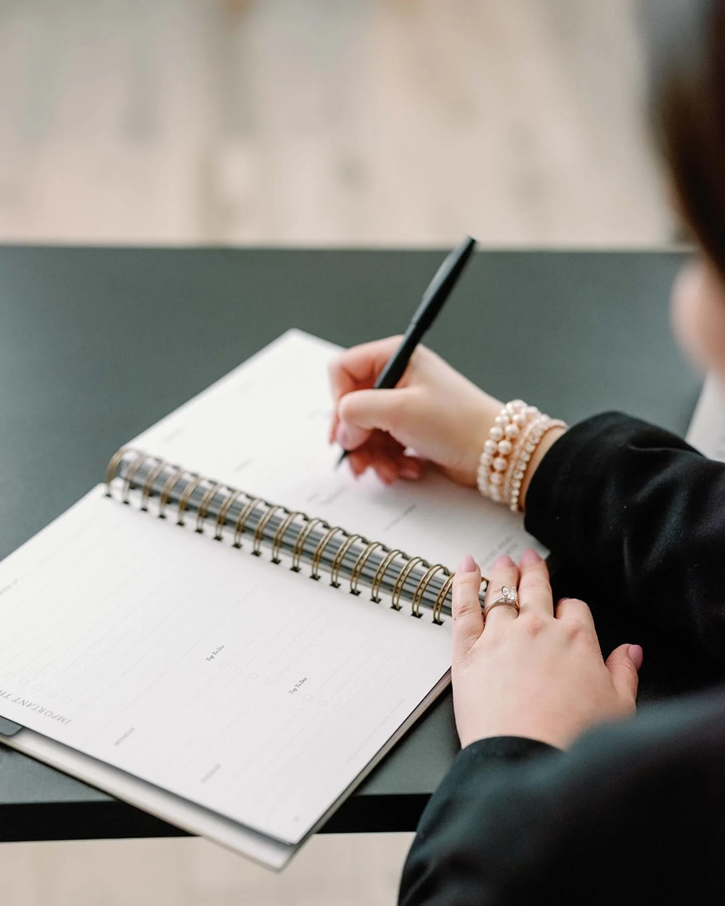 Venue Coordinator vs. Day of Coordinator 

Simply put, a venue coordinator focuses on the venue, a day of coordinator focuses on YOU; ensuring your wedding day is executed flawlessly.✨At Madison Nicole Events we offer day of coordination services per