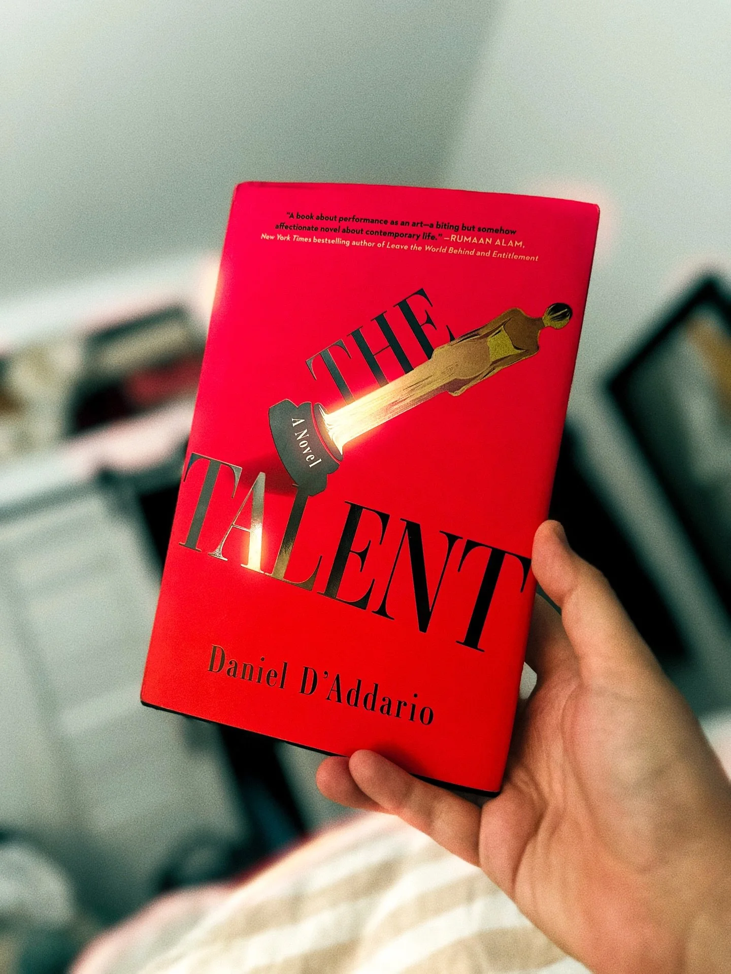 #CurrentlyReading - Want to get into the messy lives of five women battling for the big prize? Here&rsquo;s the book for you! 

Where are my cinephiles at? If you&rsquo;re an Oscars junkie, you wont want to miss THE TALENT, the book I am currently re