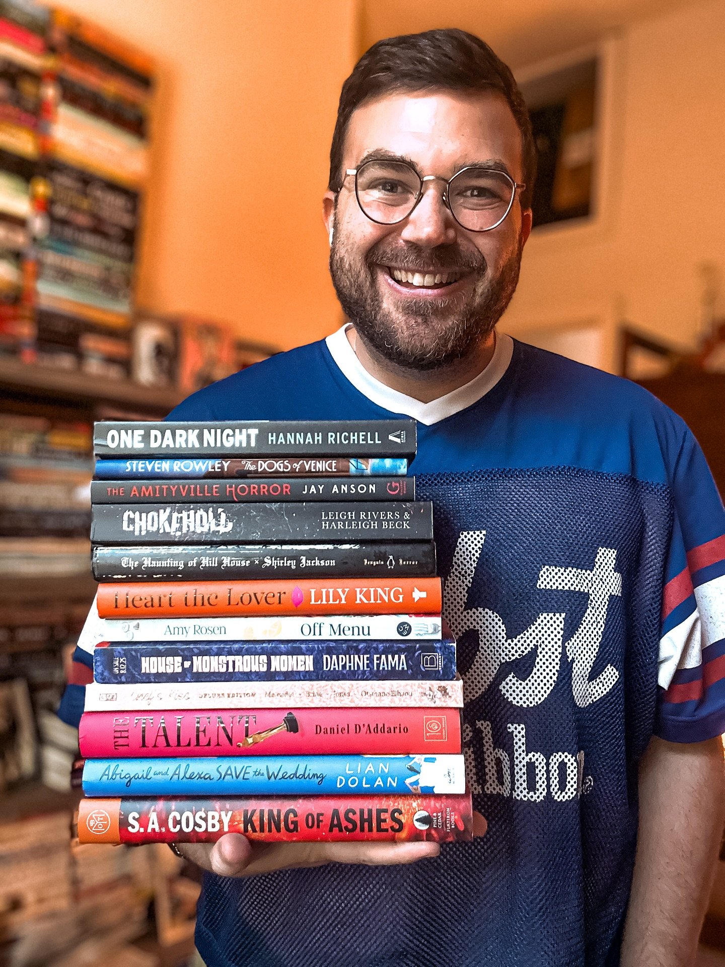 It&rsquo;s my #OctoberWrapUp, and a bit of a wacky reading month for me (look at this selection of picks!) Let&rsquo;s drill into the best, the worst, and the tweet-length recaps of all that I read! 

ONE DARK NIGHT: On Halloween, a young woman is mu