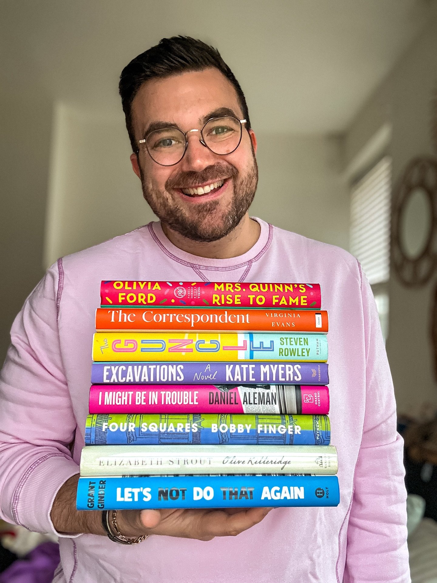 ✨ MEET THE BOOKSTAGRAMMER ✨

Happy new year! With some new faces here I thought I&rsquo;d re-introduce myself and make some new friends here! 

🚀 I&rsquo;m Matt! I started this Instagram account four years ago as a place to channel all my fervent re