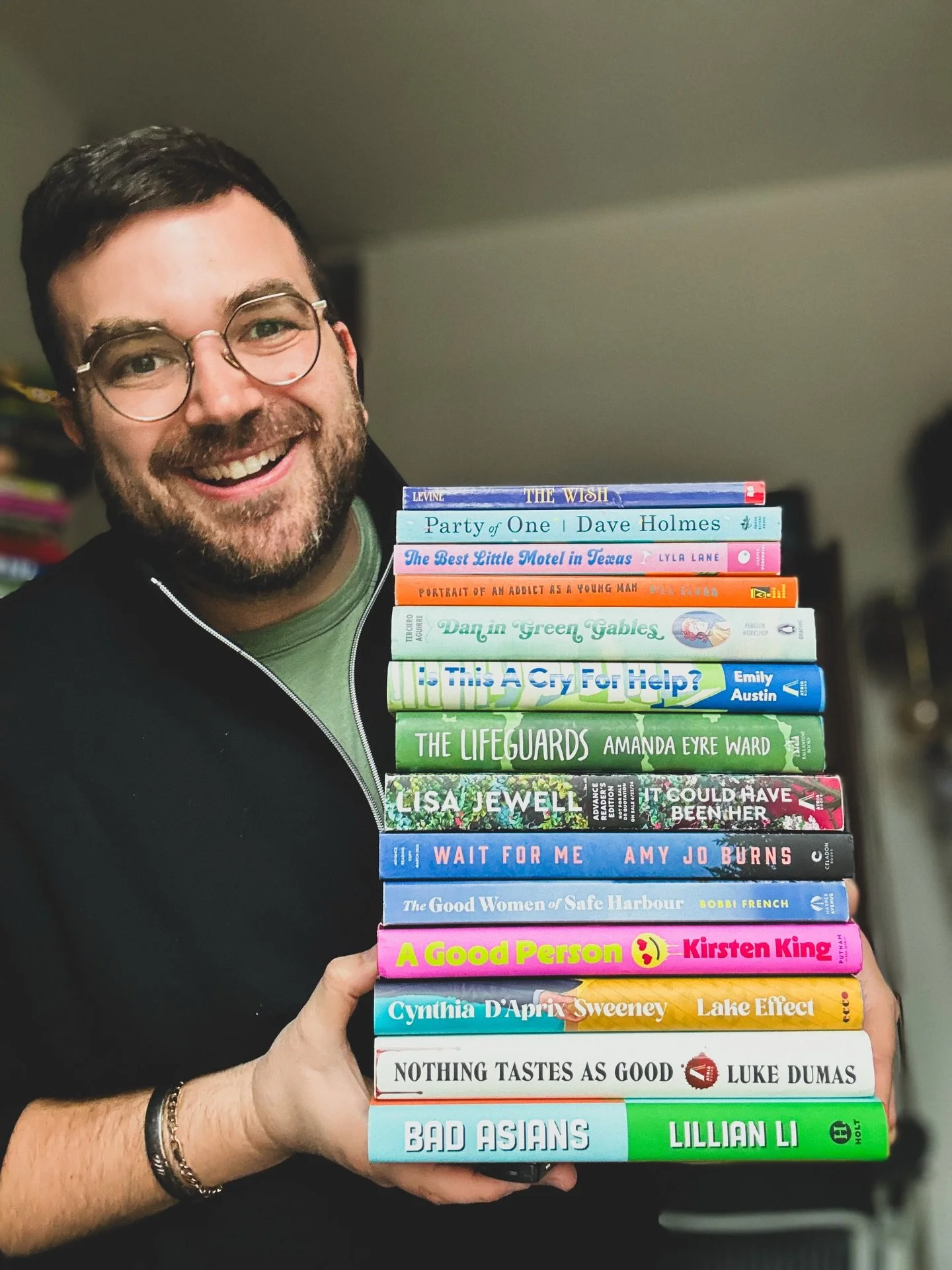 My #MarchWrapUp is here - I know you were waiting with bated breath to get a recap of all my recent reads! Bite-sized recaps of each below&hellip; lemme know what you&rsquo;ve read and loved! 

BAD ASIANS - A biting piece of satire about the expectat