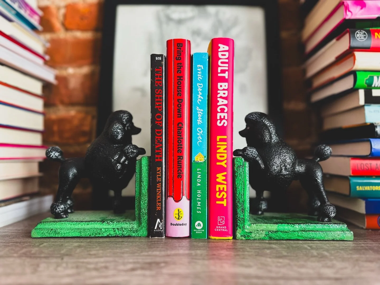 Flash Reviews ⚡️ April Edition! ☔️🌸

It&rsquo;s been a slow month so far, reading-wise, as work ramps up and I get into the edit swing on my manuscript. But the titles I&rsquo;ve been reading have packed a punch! Here&rsquo;s a rundown on some recen