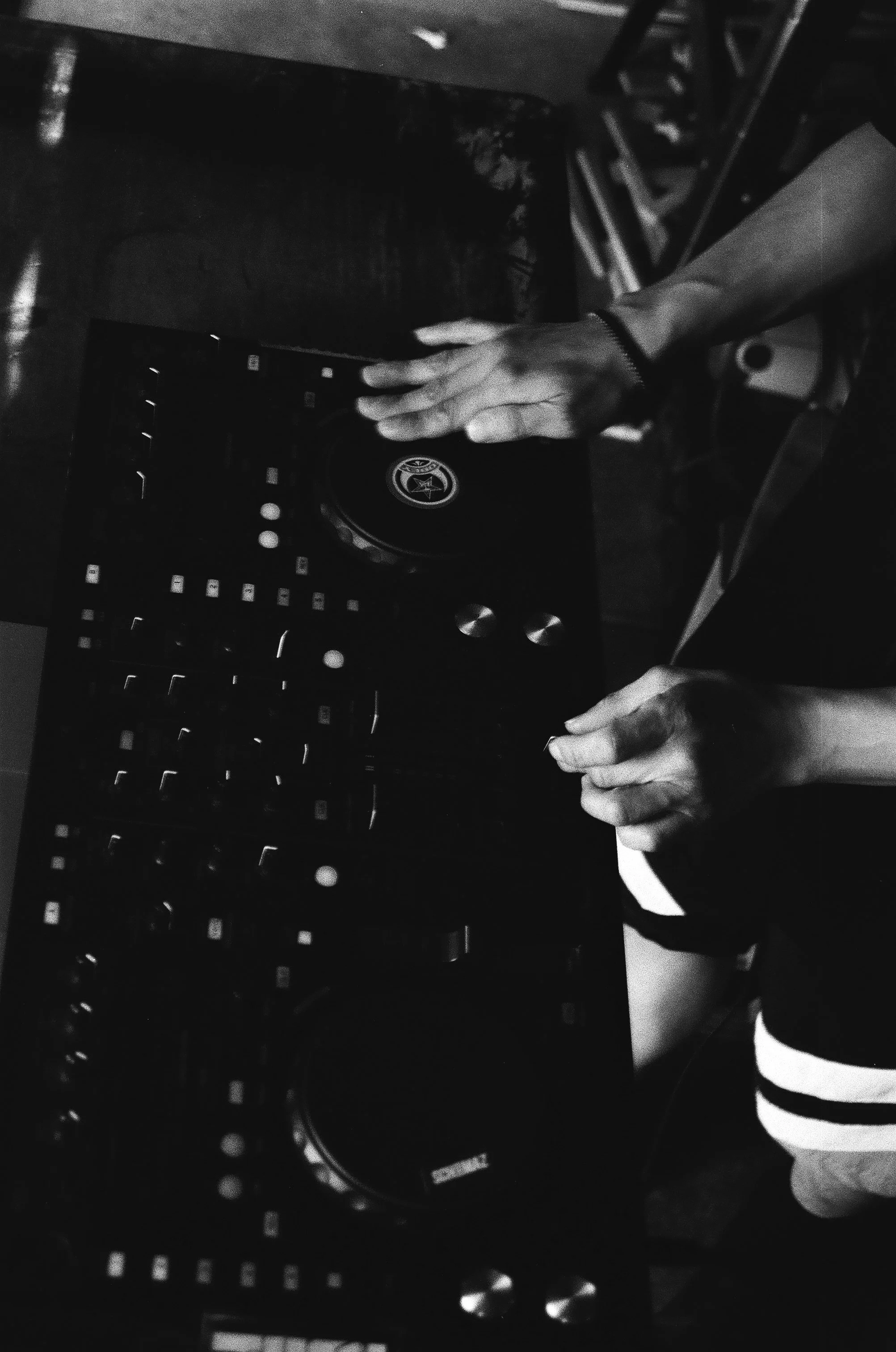 _Portrait - DJ Shadow 02.jpg