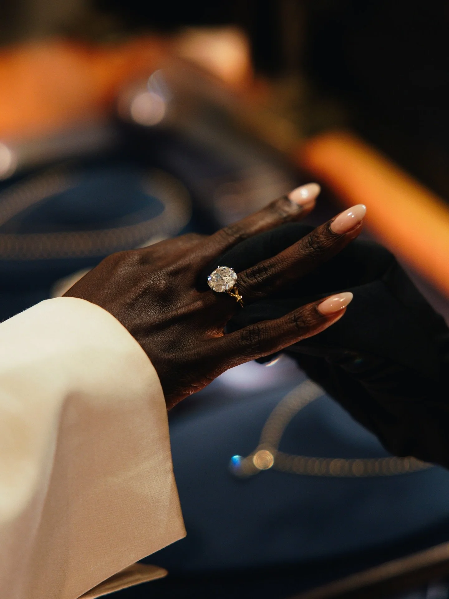 Champagne in hand, diamonds on display 💍 
An unforgettable Bridal Edit London evening at Jessica McCormack - indulging in craftsmanship, sparkle and a lot of luxury.

Photographer @samlort 
Hosts @thebridaleditlondon | @alice_henshaw_ | @katiedaisy 