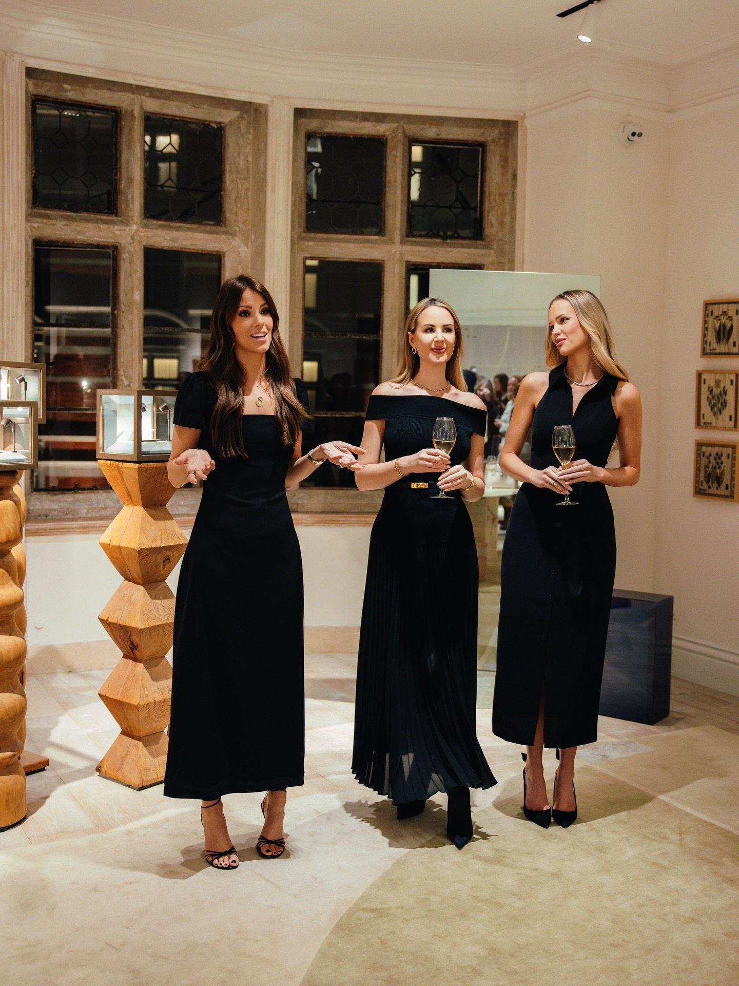 Alongside the incredible @alice_henshaw_ and @katiedaisy, we had the honour of hosting the most exquisite evening at the beautiful boutique of Jessica McCormack, celebrating all things bridal ✨💍 
An unforgettable night of timeless elegance, sparklin