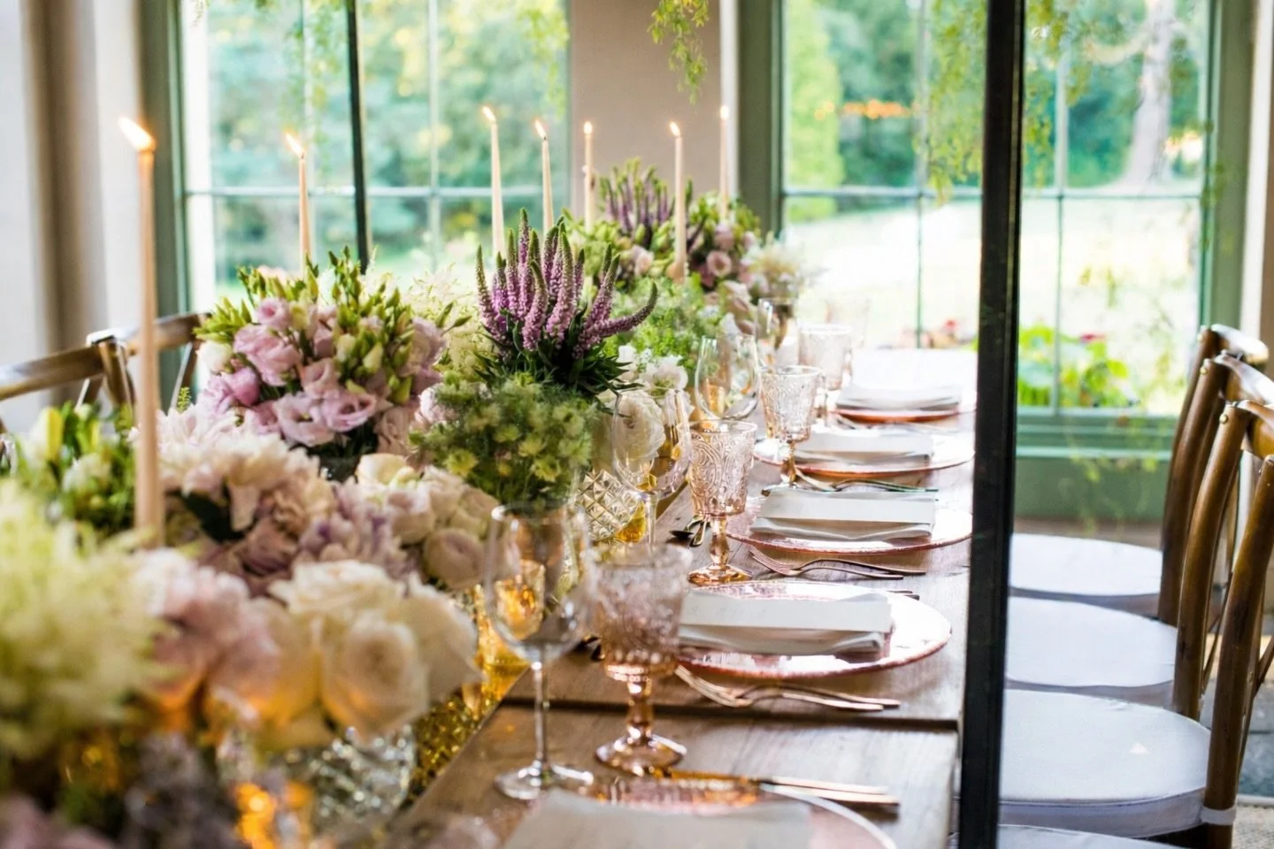 Spring tablescapes 🌿

#springflowers #springtablescape #luxuryweddings #destinationweddingplanners #luxuryweddingplanners