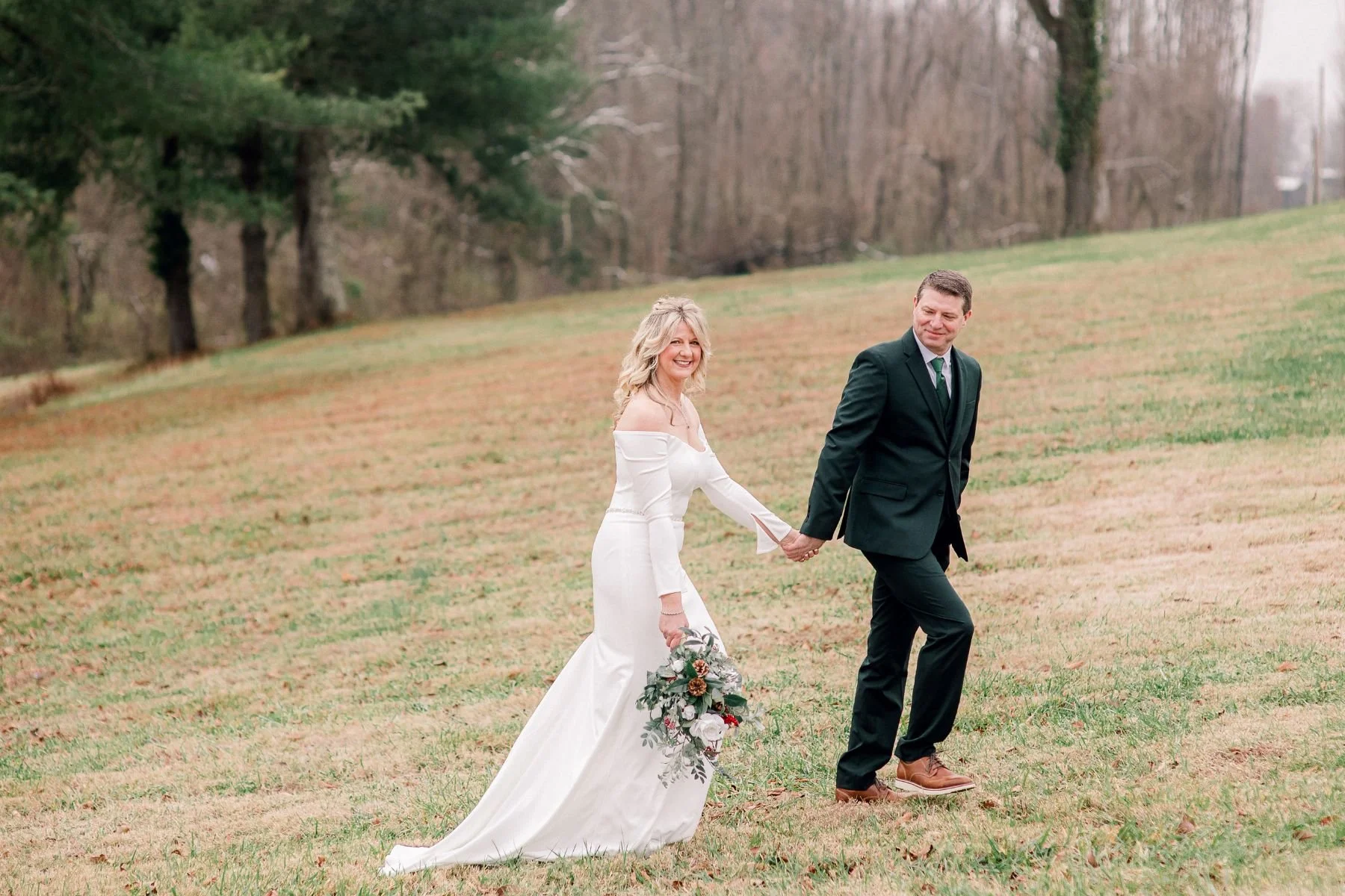 wedding photography at della mae luxury venue in lawrenceburg ky