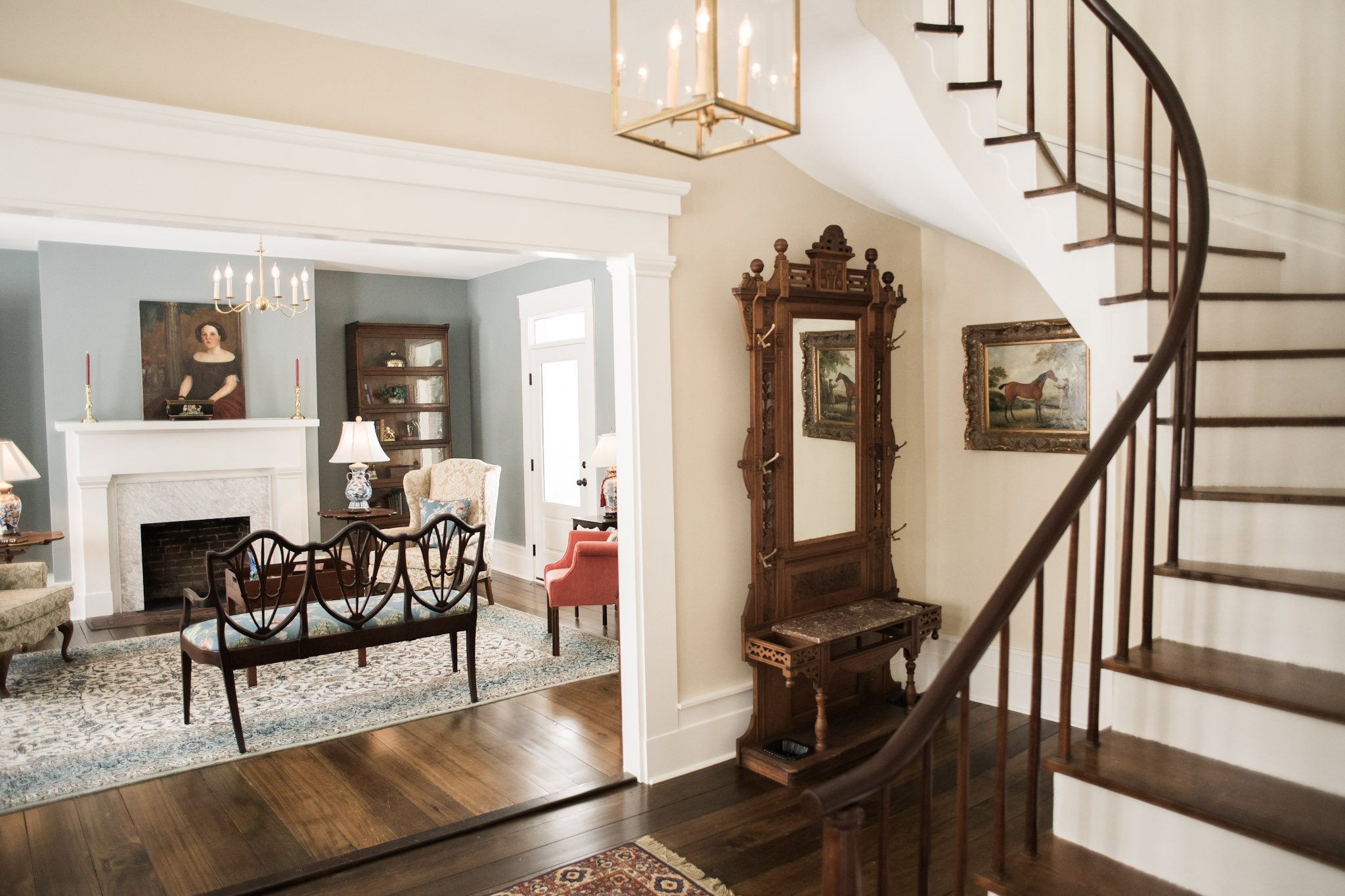 traditional decor at airbnb in millersburg ky