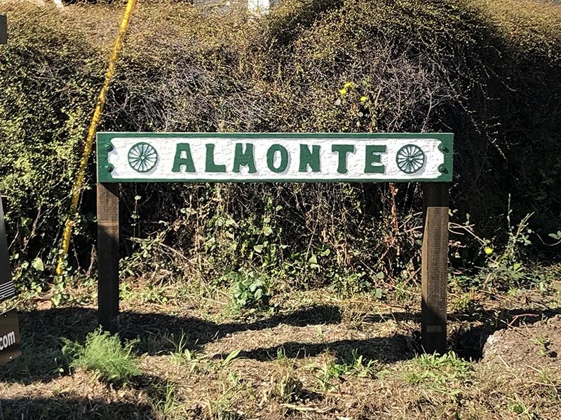 almonte-sign-hotrizontal.jpg