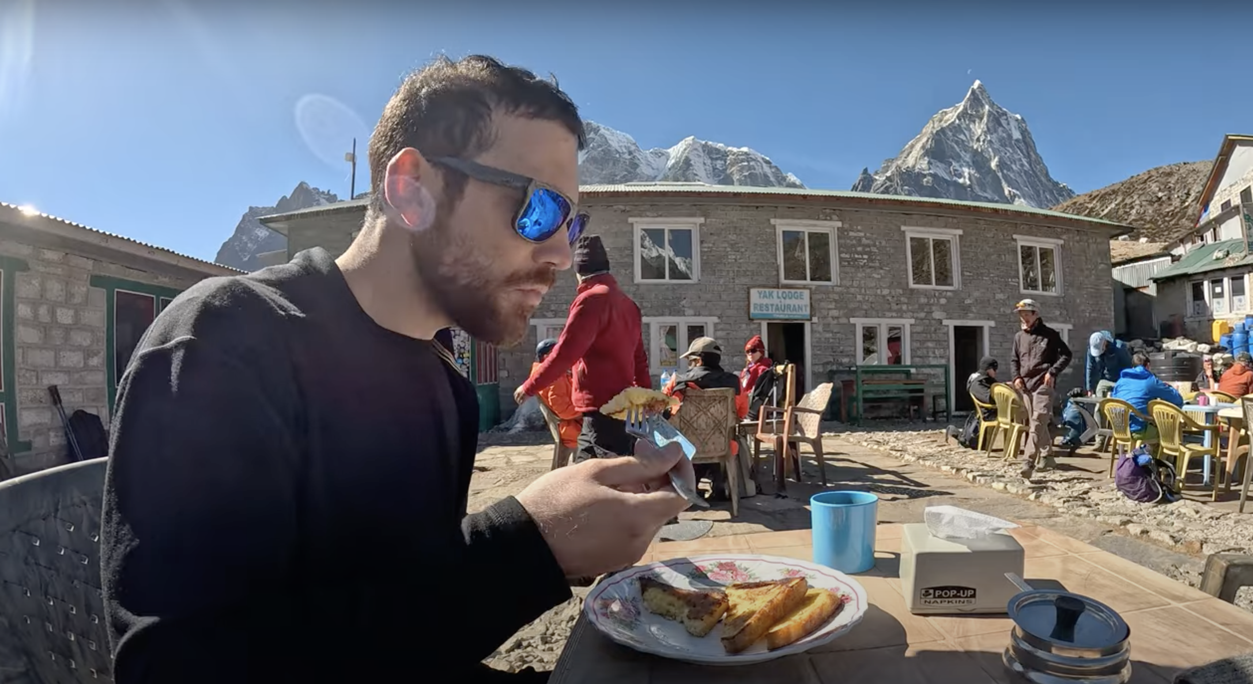 A brief stop in Dughla for food and rest before tackling the climb to Lobuche.