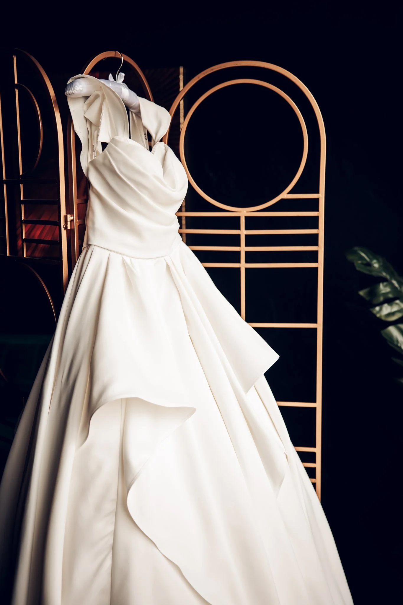 05-stunning-bride-portrait-st-vincent-de-paul-wedding.jpg
