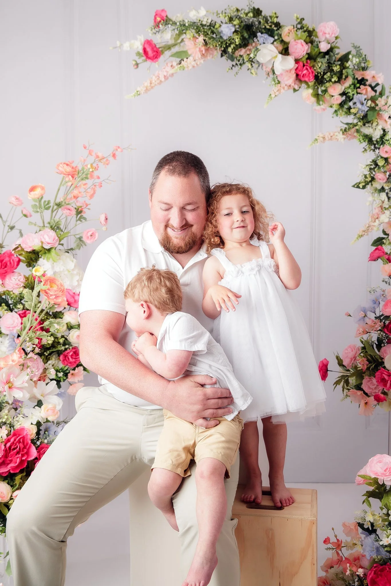 04-bright-florals-maternity-photos-cape-girardeau-mo.jpg