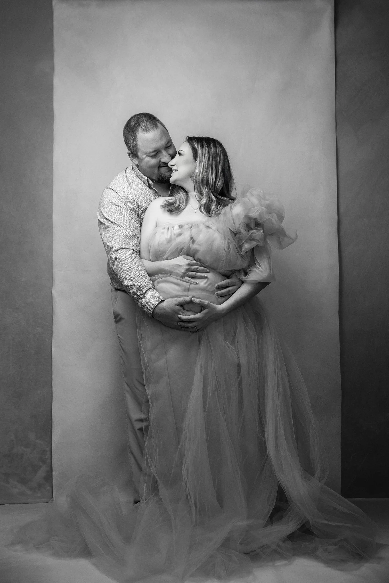 15-editorial-studio-maternity-session-cape-girardeau.jpg