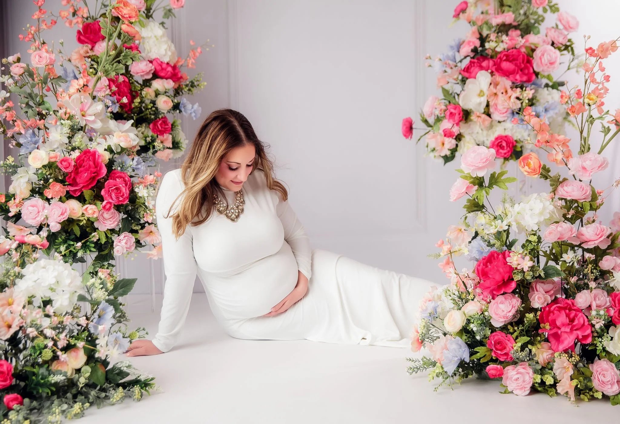 11-vibrant-pink-maternity-session-cape-girardeau.jpg