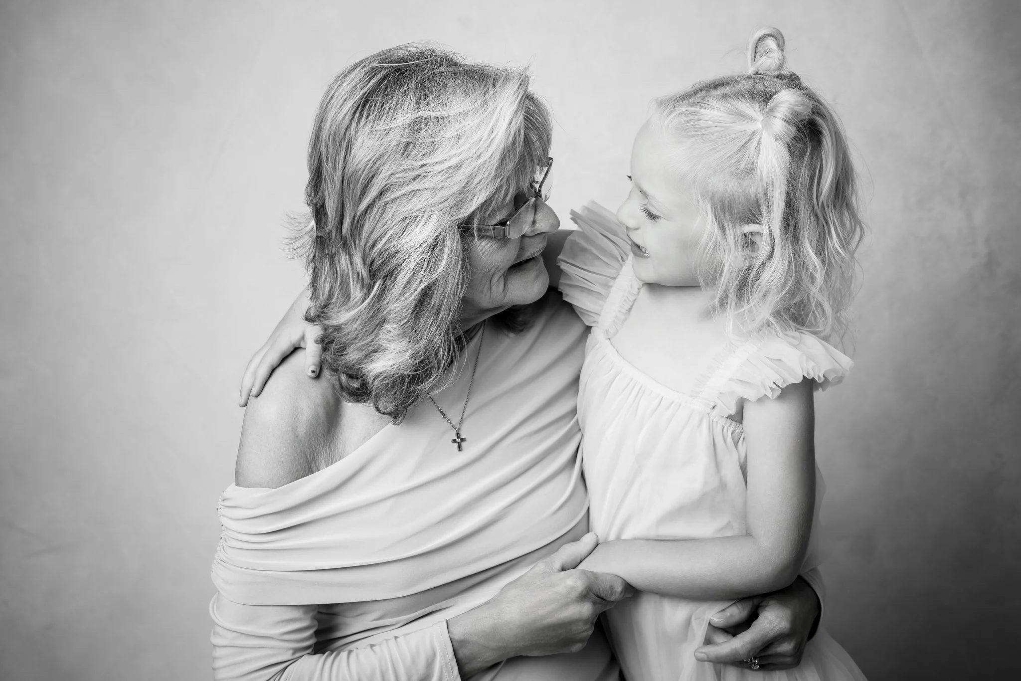 05-grandmother-mother-daughters-portrait-southeast-missouri.jpg