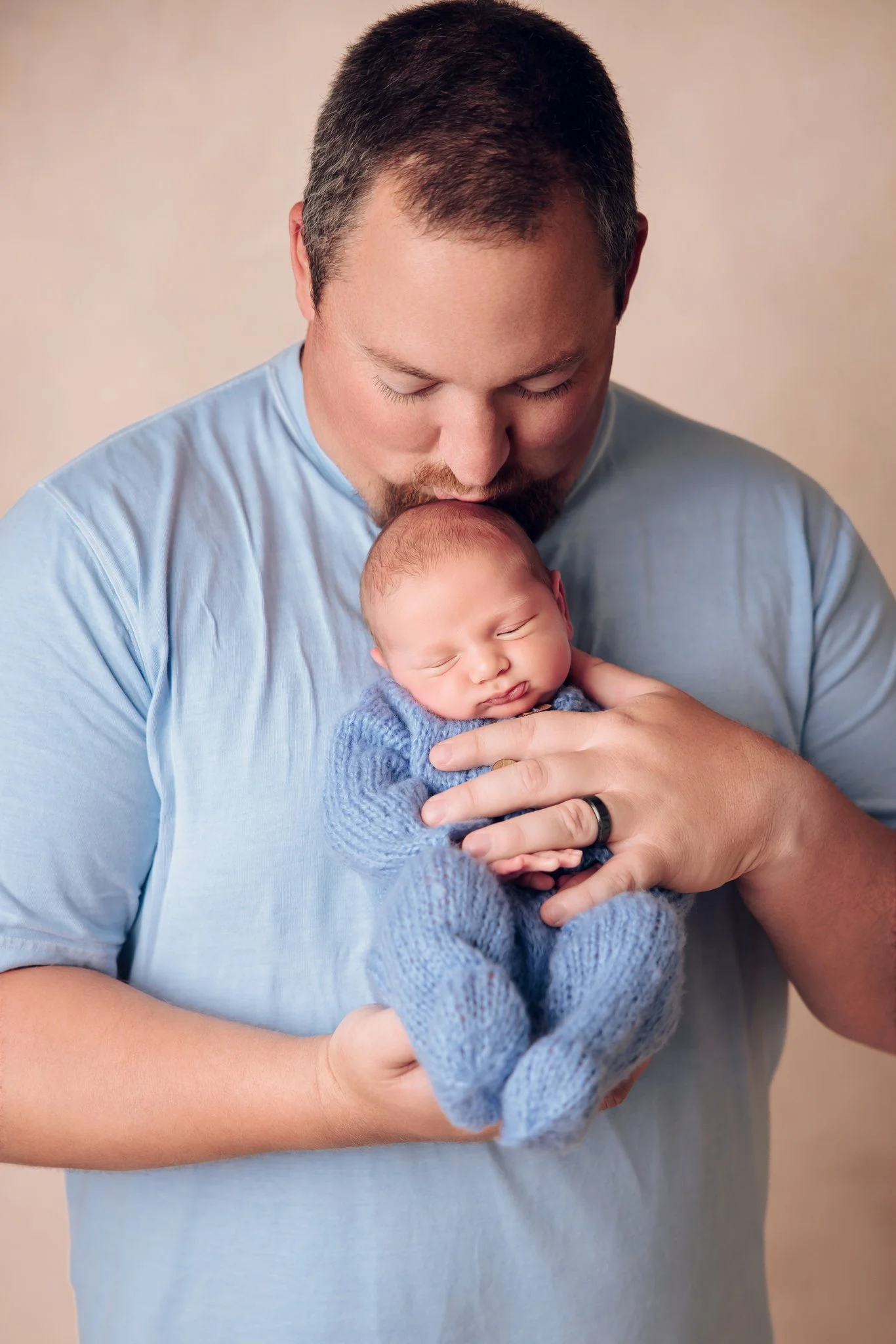 17-posed-newborn-portraits-cape-girardeau-mo.jpg