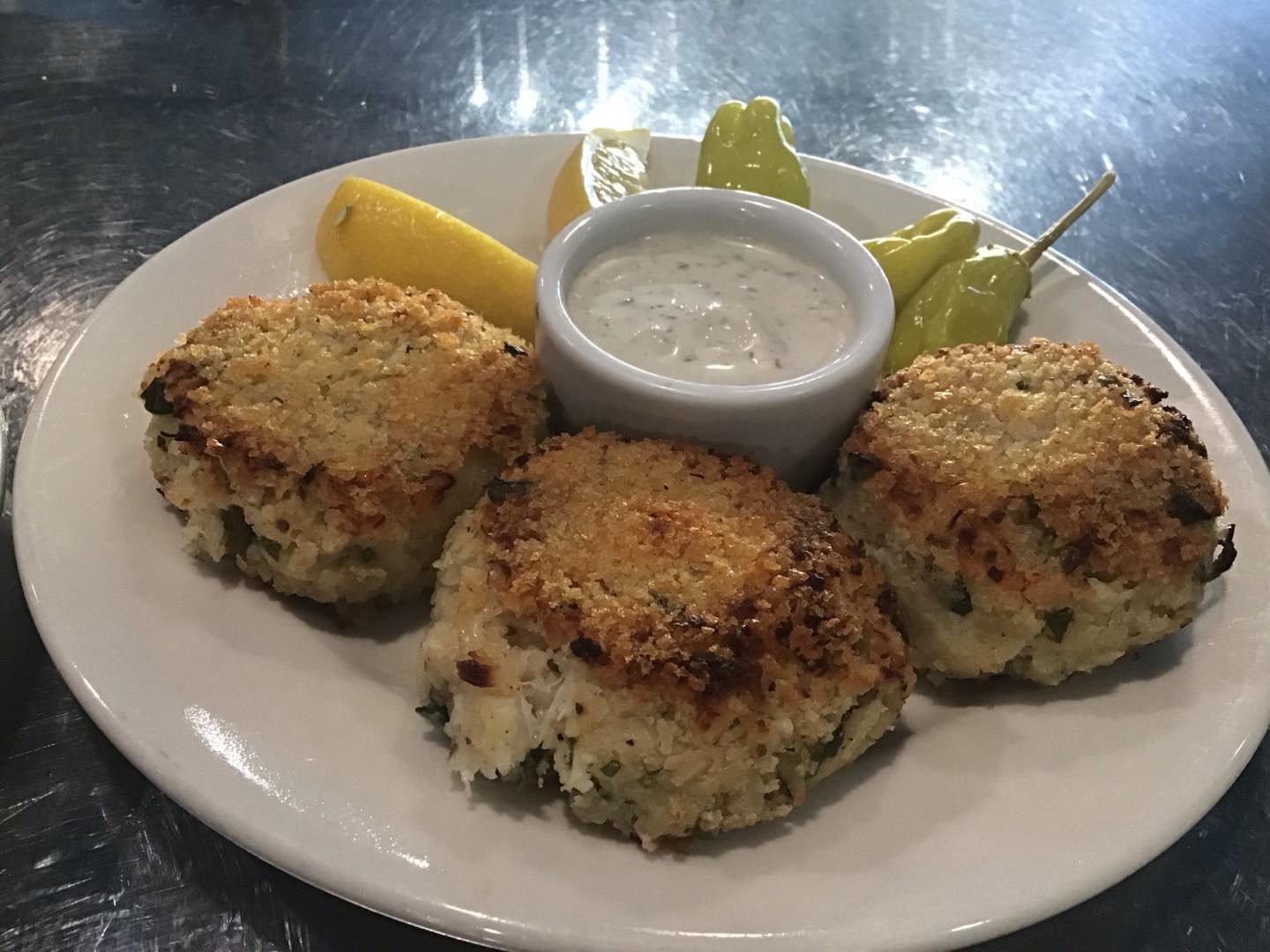 Actual Dungeness Crab Cakes are back in @lemolocafe 😎 served with a house-made Green-peppercorn Aioli #eatwellbehappy #downtownwenatchee #crabcakes