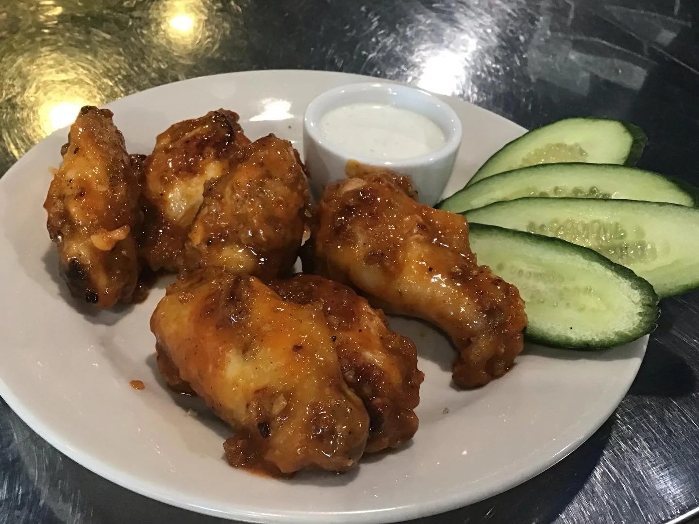 Happy Friday! 

Today we have wings and our sandwich special is the famous Hill Dilly!

Soups:
Moroccan Sweet Potato &amp; Lentil
Beefy White Bean
Clam Chowdah 
French Onion 
🤤 

See ya soon😎

#lemolo #eatwellbehappy #downtownwenatchee #lemolocafe