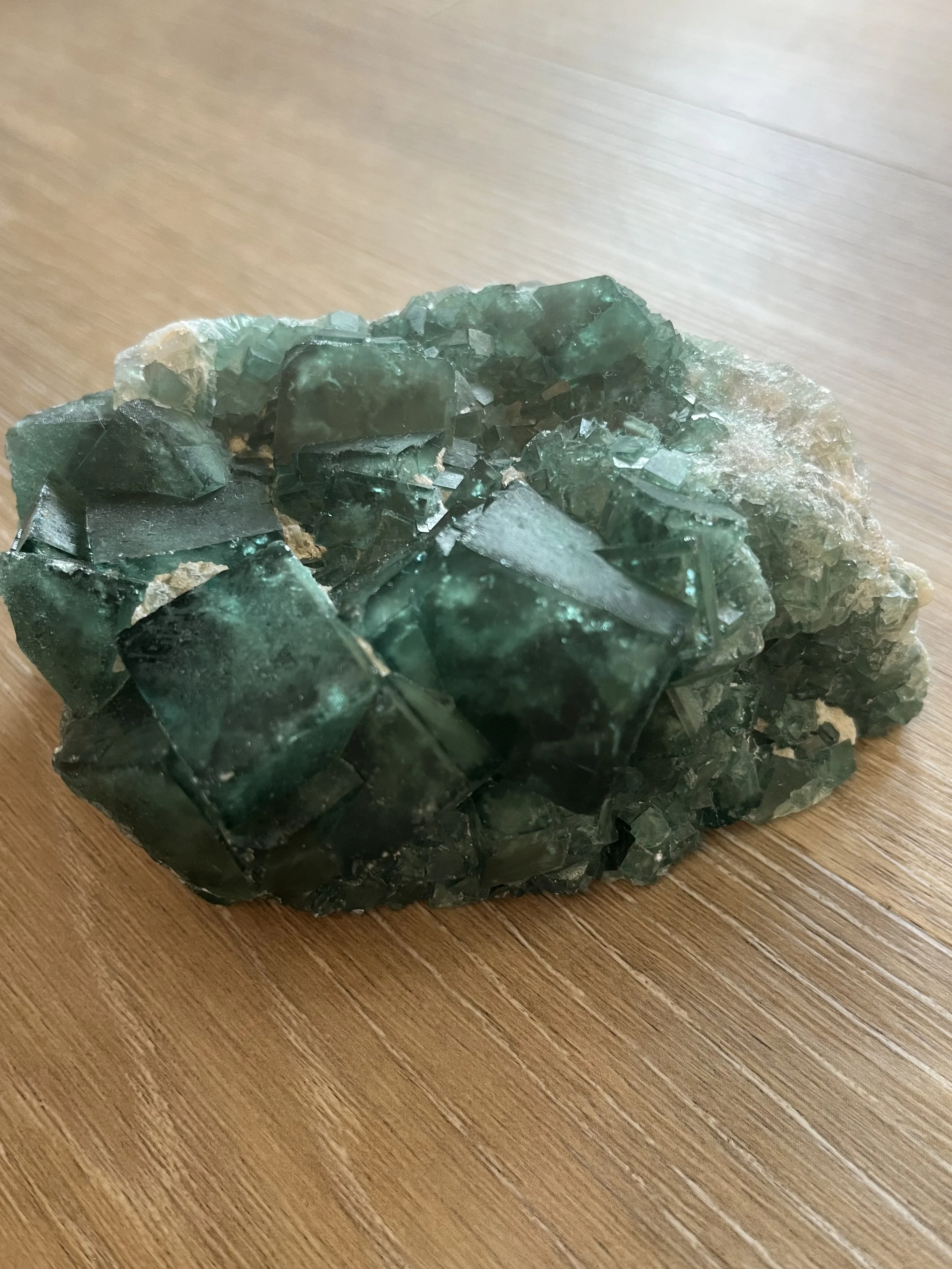La_lumiere_dalcyone_green_fluorite_643g (3).jpg