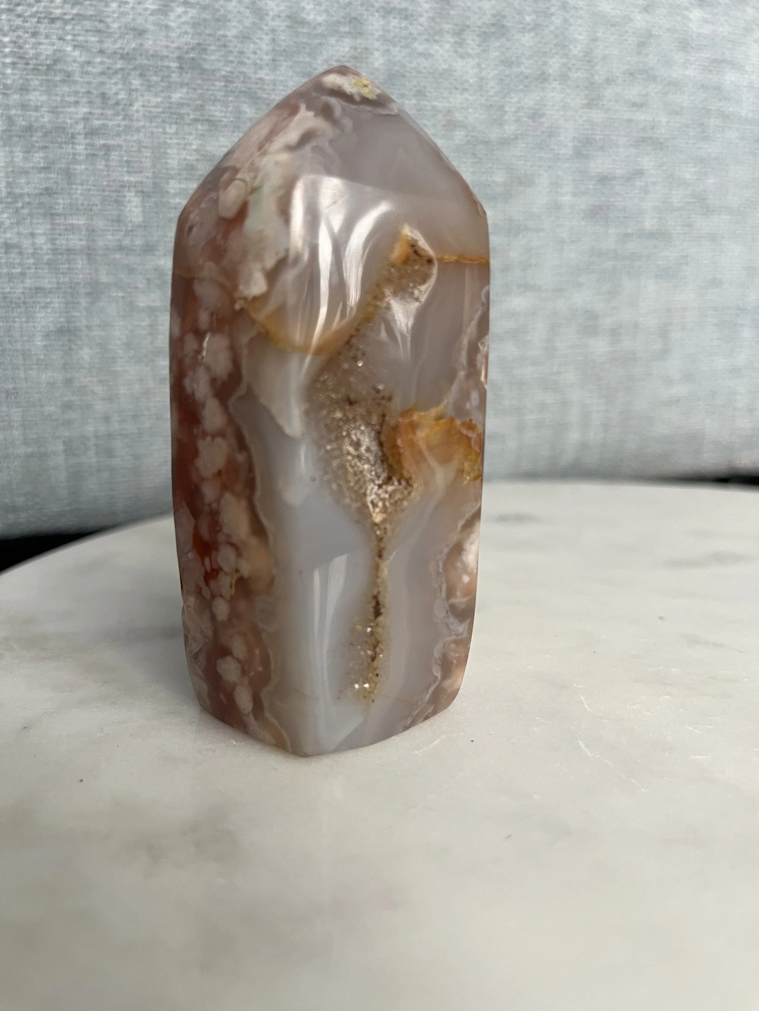 La_lumiere_dalcyone_agate_fleur_tour_avec_caverne (4).jpg