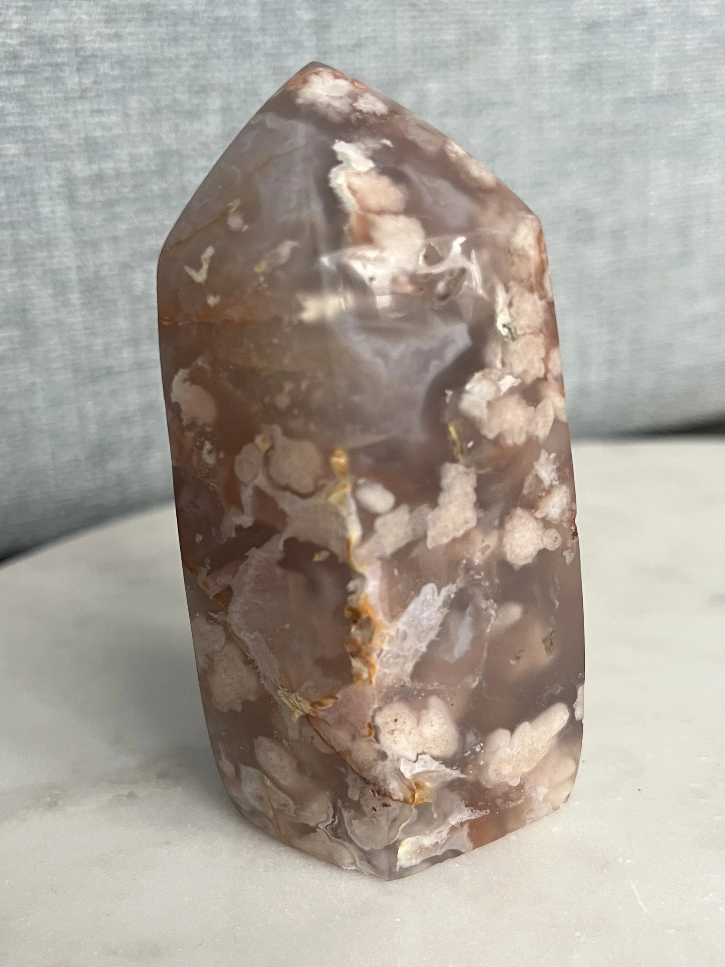 La_lumiere_dalcyone_agate_fleur_tour_avec_caverne (2).jpg