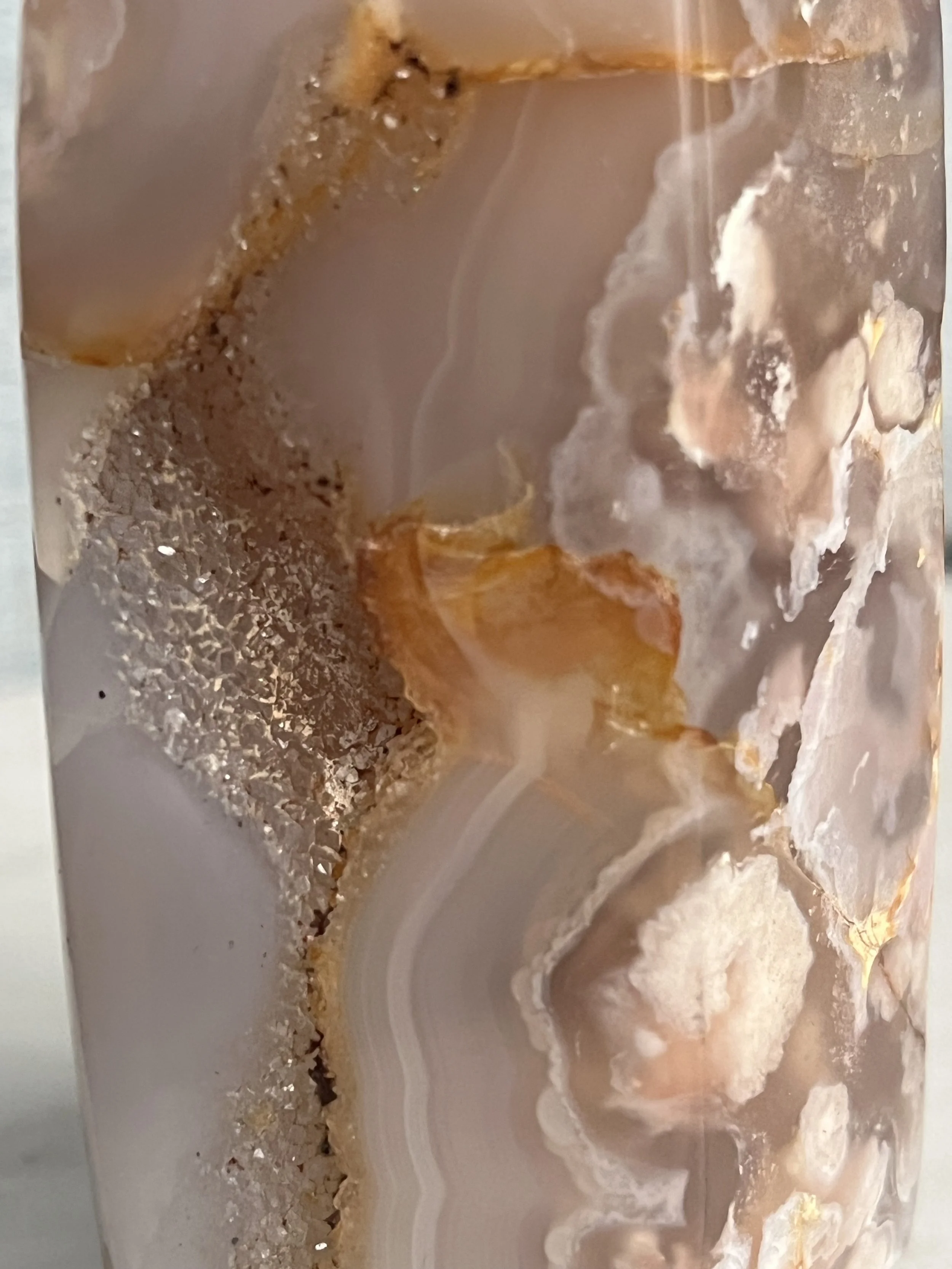 La_lumiere_dalcyone_agate_fleur_tour_avec_caverne (5).jpg