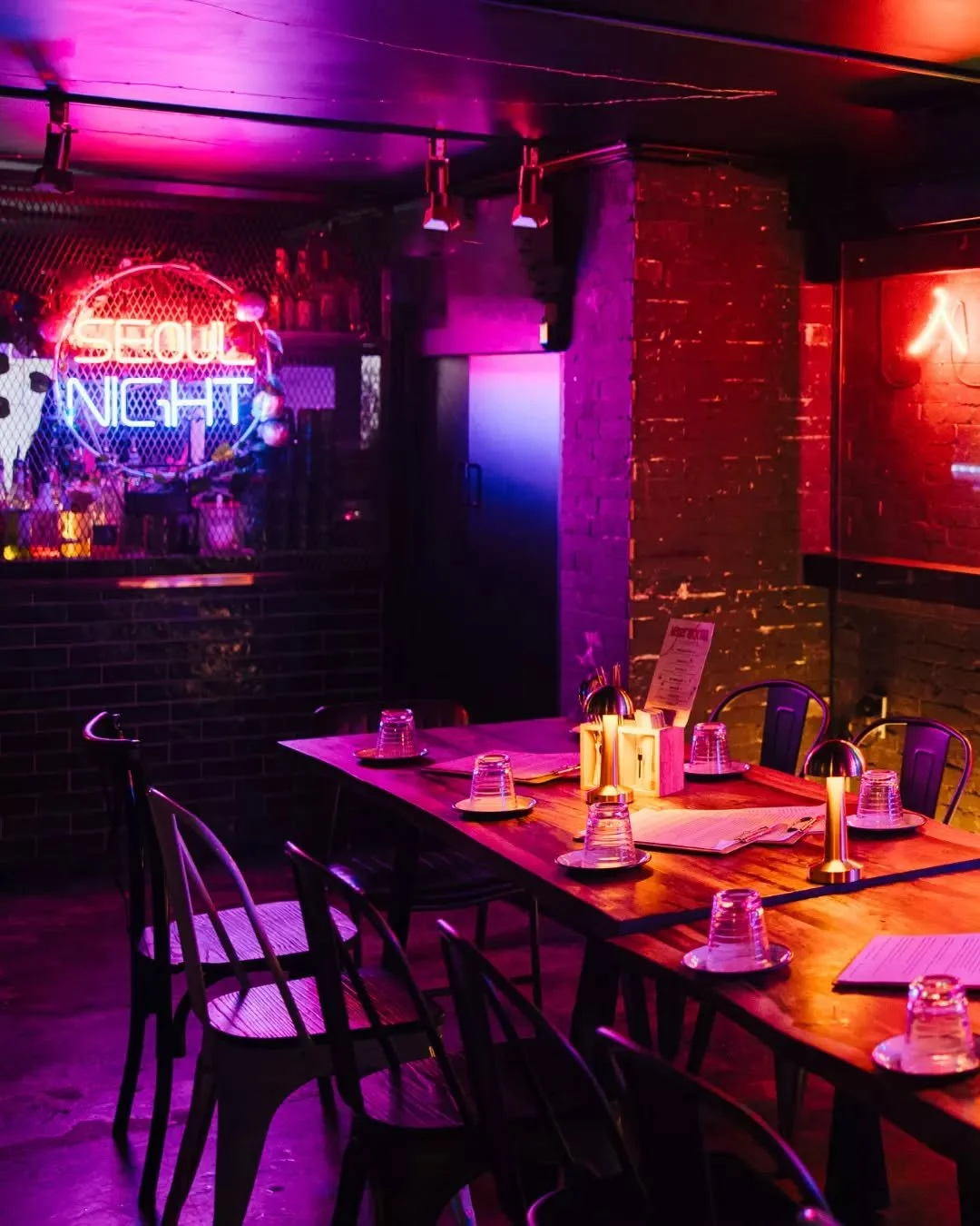 October plans = sorted. Tucked away in the heart of CBD, Seoul Night is where conversation flows, bites are made to share, and the night slows down under a glow of neon. Gather your crew (up to 20!) and book your function today.
