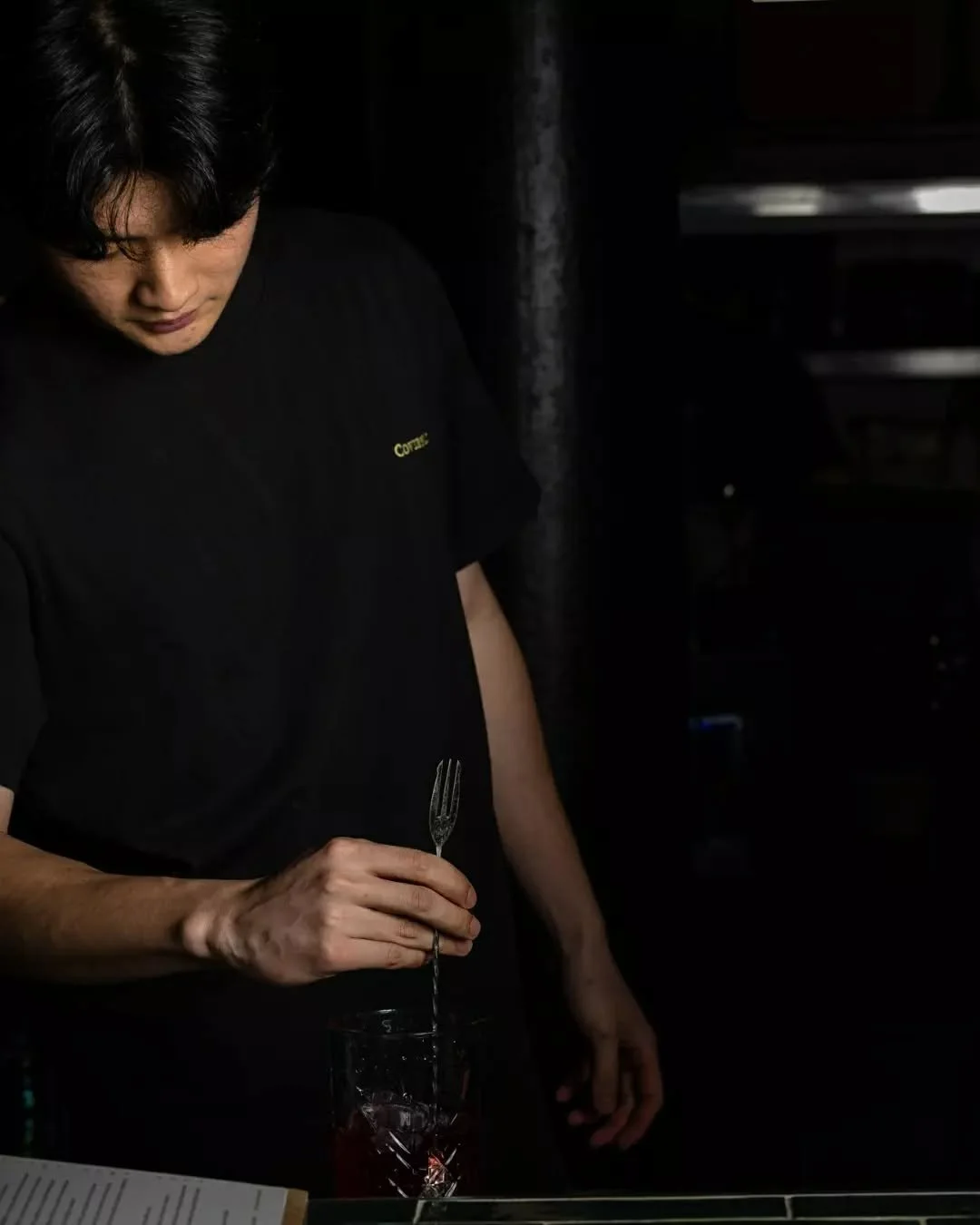 Art in every pour, soul in every sip. 🍸✨ The bar is open for happy hour with $10 pints, crisp wines, and our $12 cocktails. See you tonight. 🖤