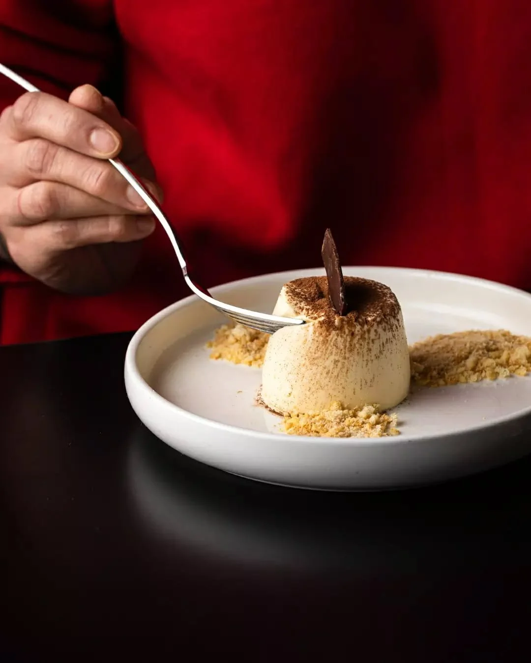 Save room for this ✨ Silky vanilla panna cotta, with biscuit crumb and dark chocolate. In the heart of the CBD, Seoul Night is where Korean flavours meet cocktails and late-night energy. Settle in and stay a little longer.