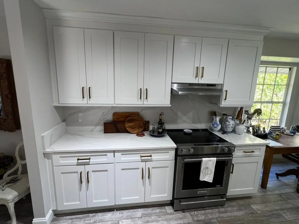 A kitchen does not always need a full layout change to feel completely new.

In this project the transformation came from refining the details. Updated shaker cabinetry, improved crown alignment, and consistent hardware selections created a cleaner a