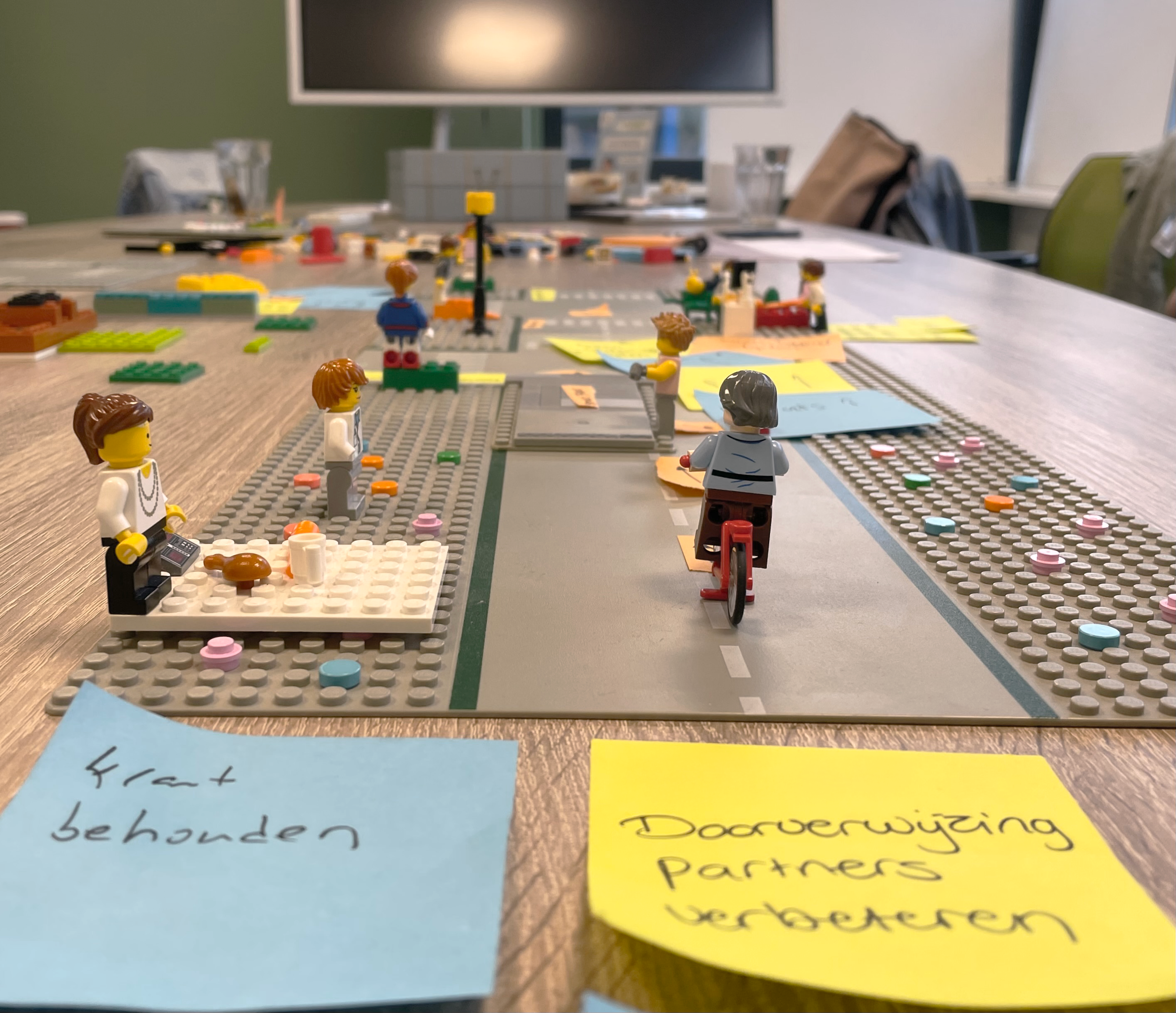 Creatief aanzetten tot bewegen. Creativiteit zorgt voor nieuwe denkrichtingen en oplossingen die toegankelijk en laagdrempelig zijn.