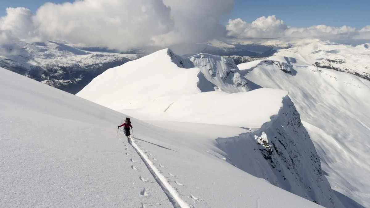 Strynetraversen fra Loen Skylift til Storskredfjellet