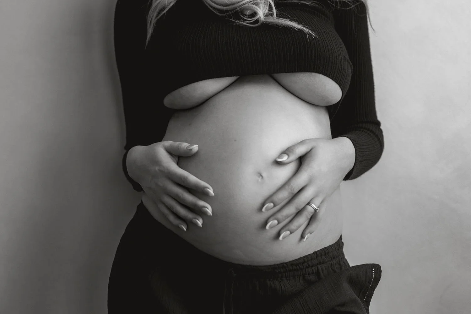 empowering-maternity-photoshoot-narrative-london-74.jpg