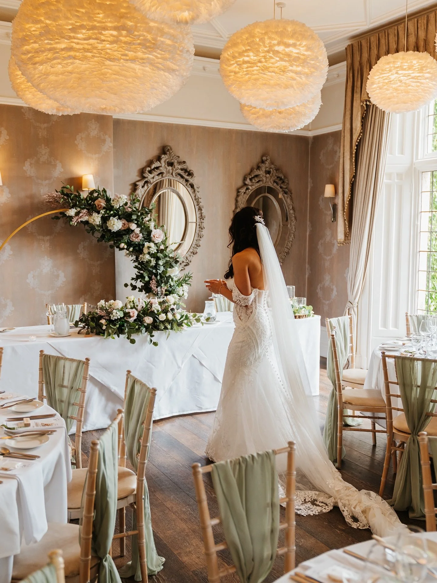 Just here swooning over S&amp;R beautiful wedding photos. Captured by @leannarrowsmithphotography 📸🤍 

Forever flowers making the perfect keepsake and our bespoke floral hire packages to suit 🌸

@sarahrosecosgrove @leannarrowsmithphotography 
@fal