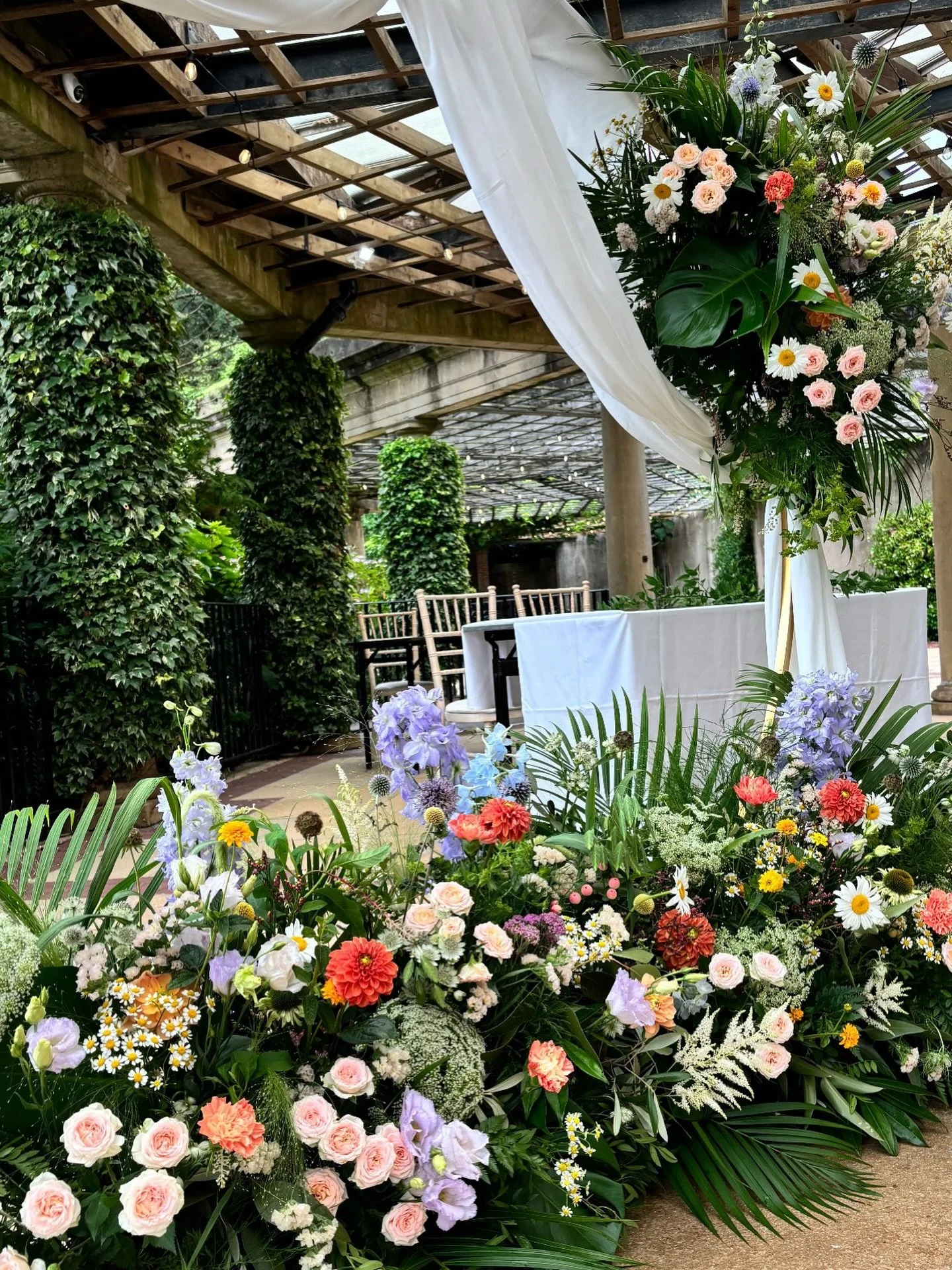 Wild and wonderful blooms ❤️ 

The days are getting colder but I am still enchanted over our summer weddings and the  beautiful blooms we got to play with 🌸🌼

@sunpavilion.harrogate 

#florist #wedding #weddingflowers #eventflowers #ukflorist #brid
