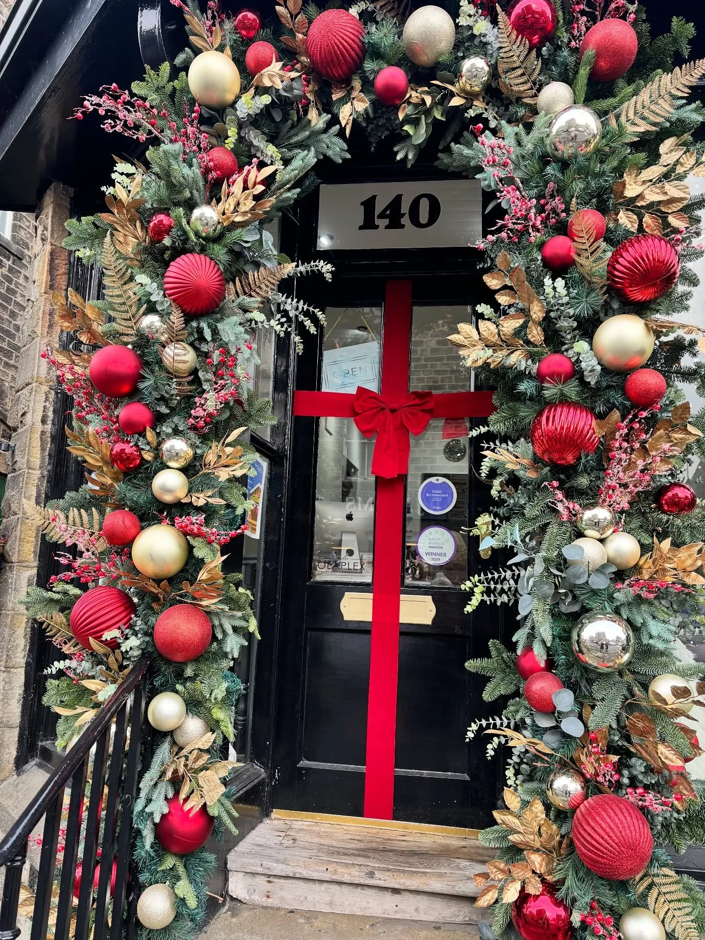 It&rsquo;s nearly that time again 🎄❤️

Get in touch to design and book your Christmas installations

Taking bookings for end of November &amp; beginning of December 

#christmas #christmasmagic #florist #florals #christmasflowers #shopdisplays #chri