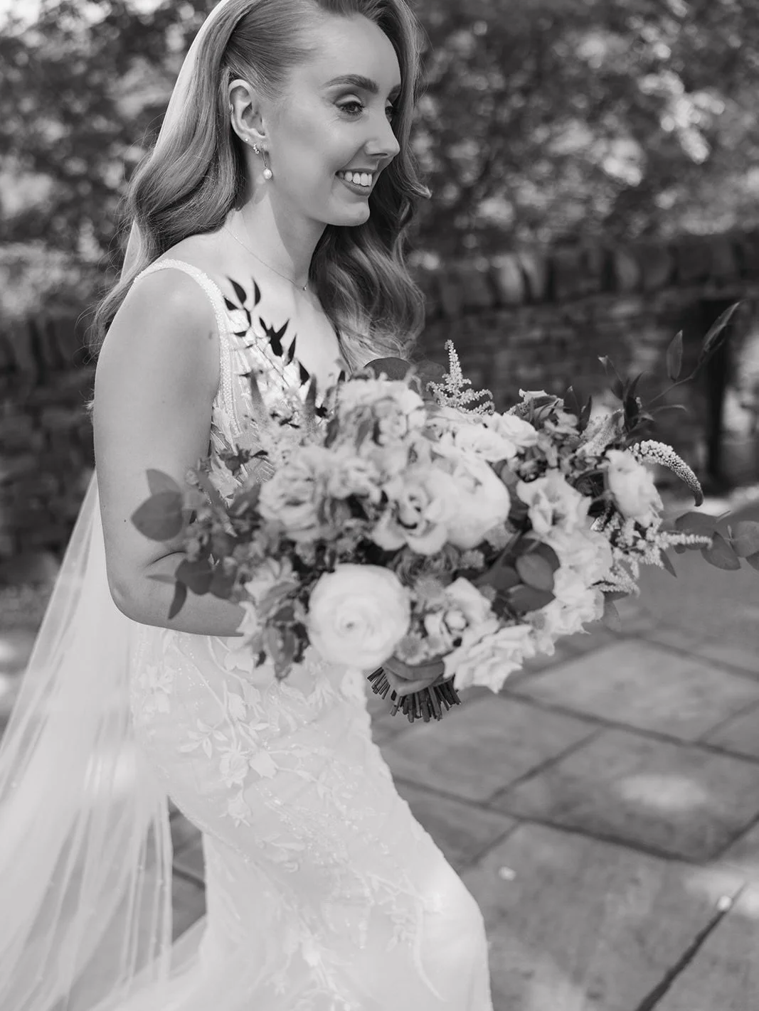 🤍🖤

Enjoying a little wedding downtime and reminiscing on the beautiful weddings we got to create for this year. 

L&amp;R tying the knot at @thetithebarn last May gorgeous black and white images from @sarahtaylorphotoandfilm 

#wedding #florist #w