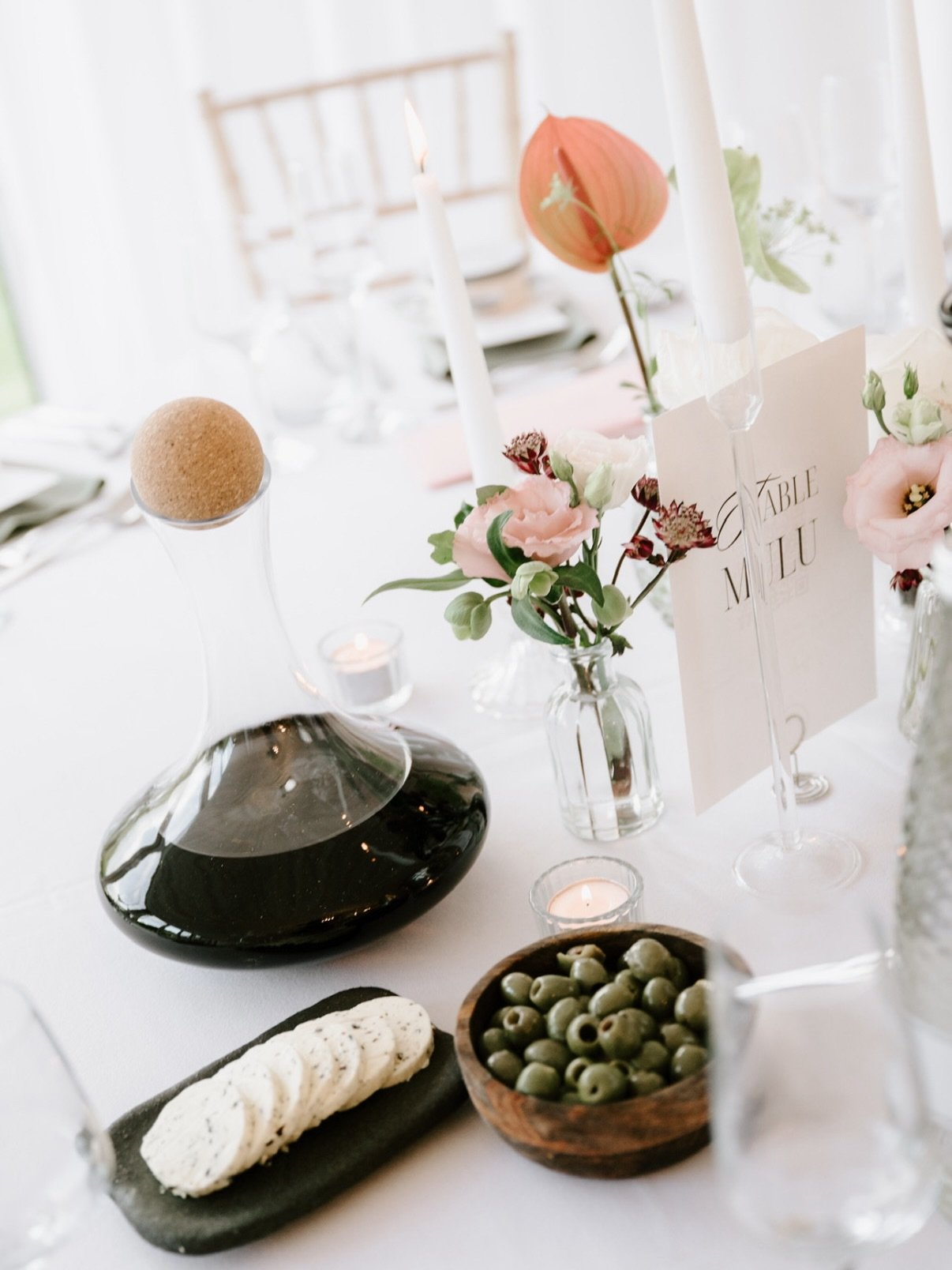 The beauty of a bud vase centrepiece is in its simplicity 🤍

A few carefully chosen stems on each guest table, carrying elements of your main florals throughout the room.

Paired with candlelight always 🤍

#weddingflorist #stylist #eventstyle #even