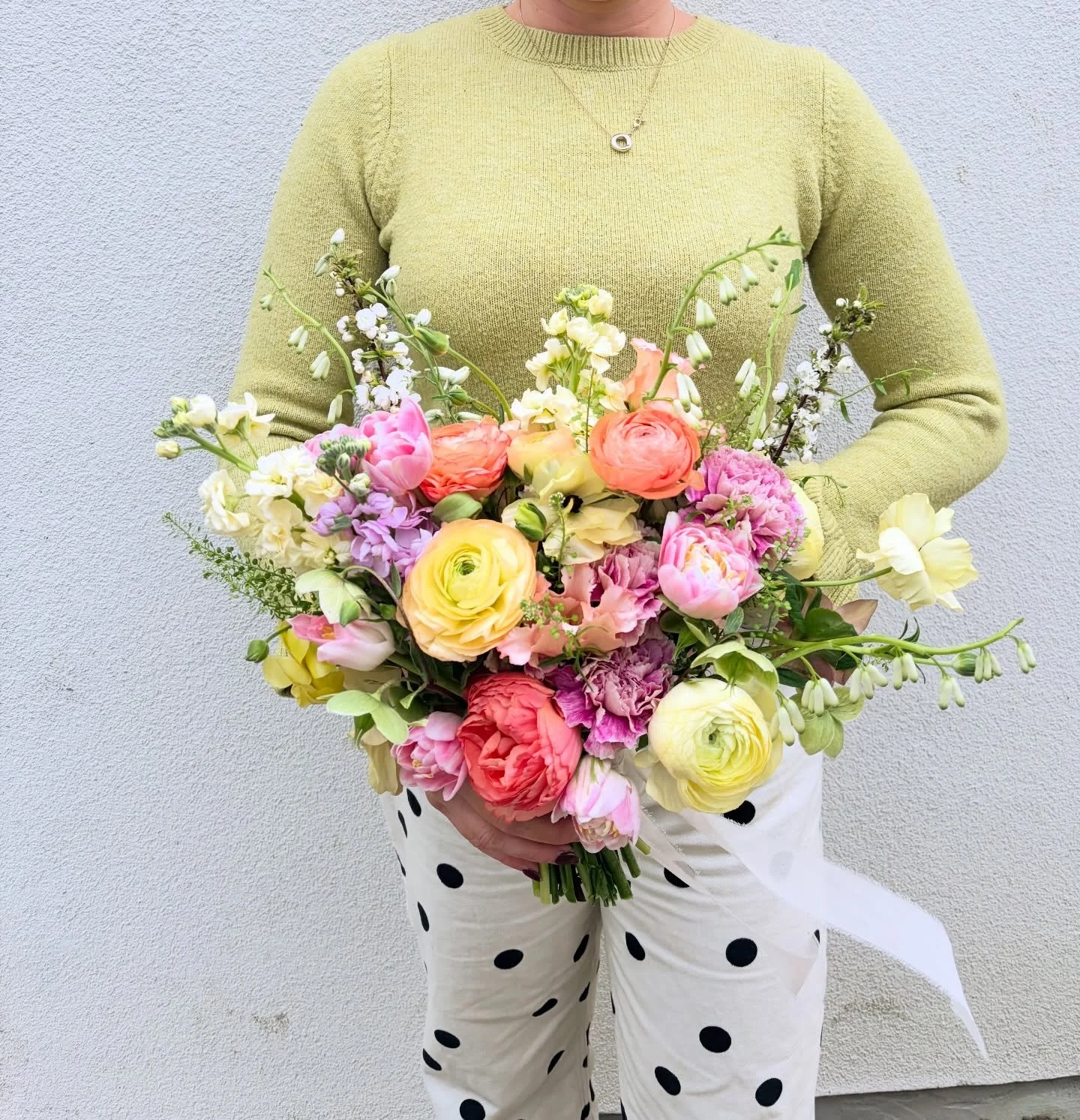 What a day 🌸two beautiful and totally different weddings over in York. 

Had so much fun creating this spring bridal bouquet full of the prettiest seasonal floaty whimsical blooms 🌸💛

Its&rsquo;s been a full on flowery week thank you to my awesome