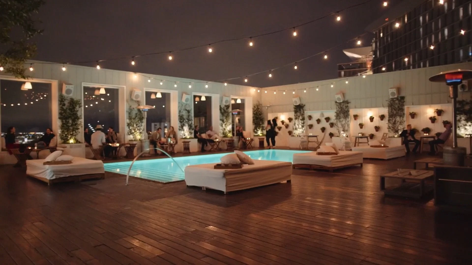 skybar-mondrian-pool-west-hollywood-05.jpeg