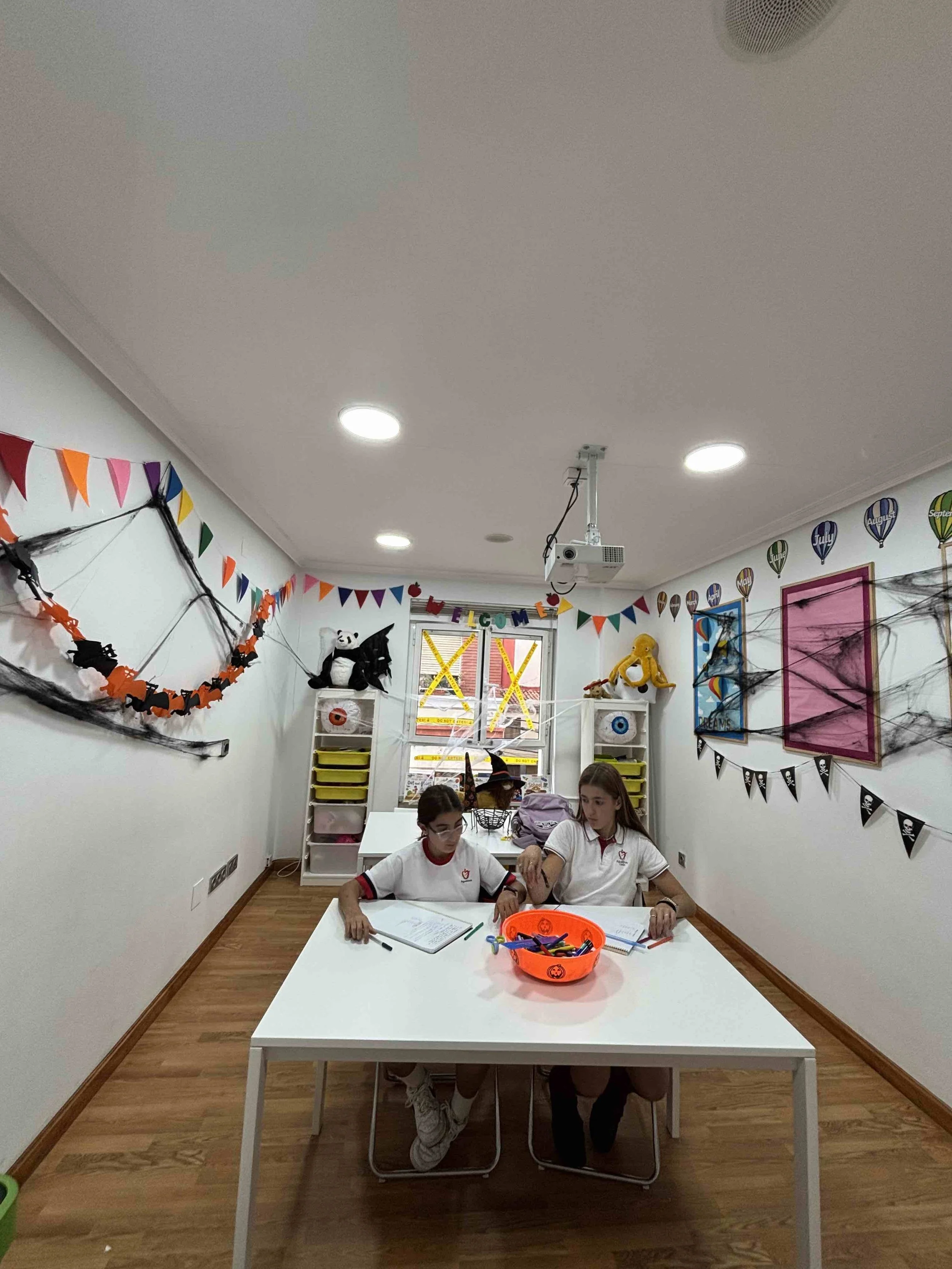 clase-ingles-ninos-leon-1actividad-grupal-halloween.jpeg