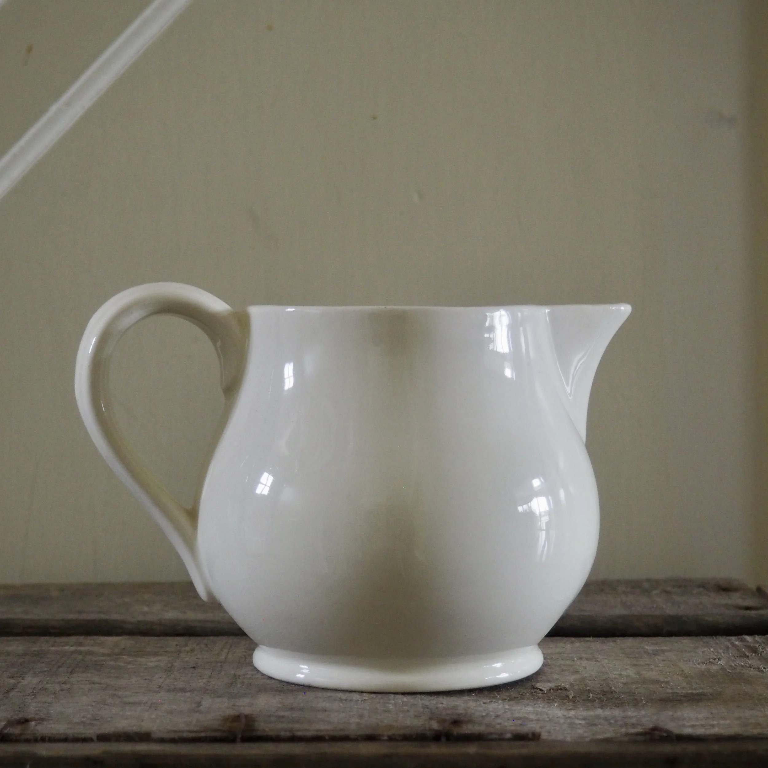 vintage white 1/2 pint milk jug