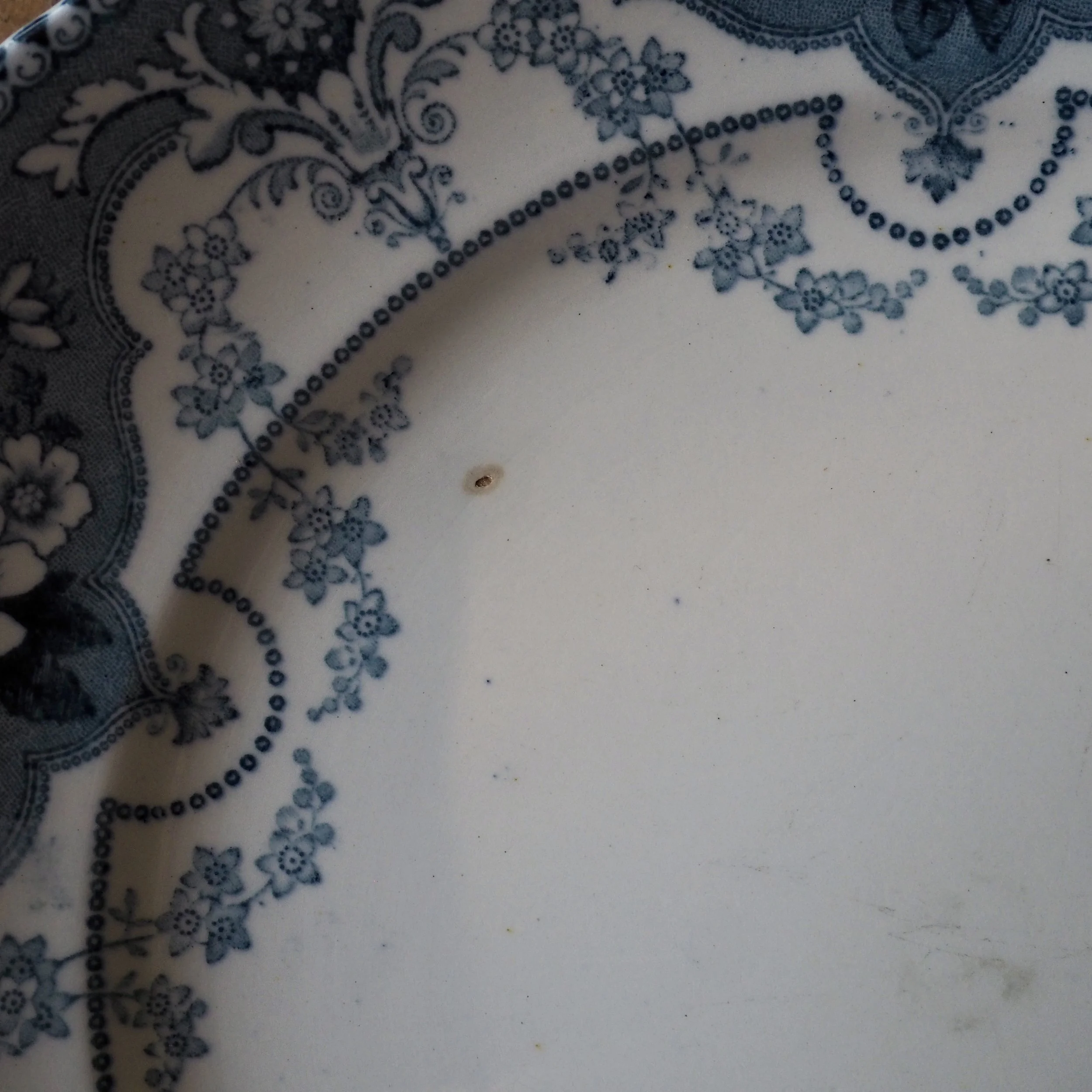 Argyle pattern dinner plate by F & sons Burslem close up