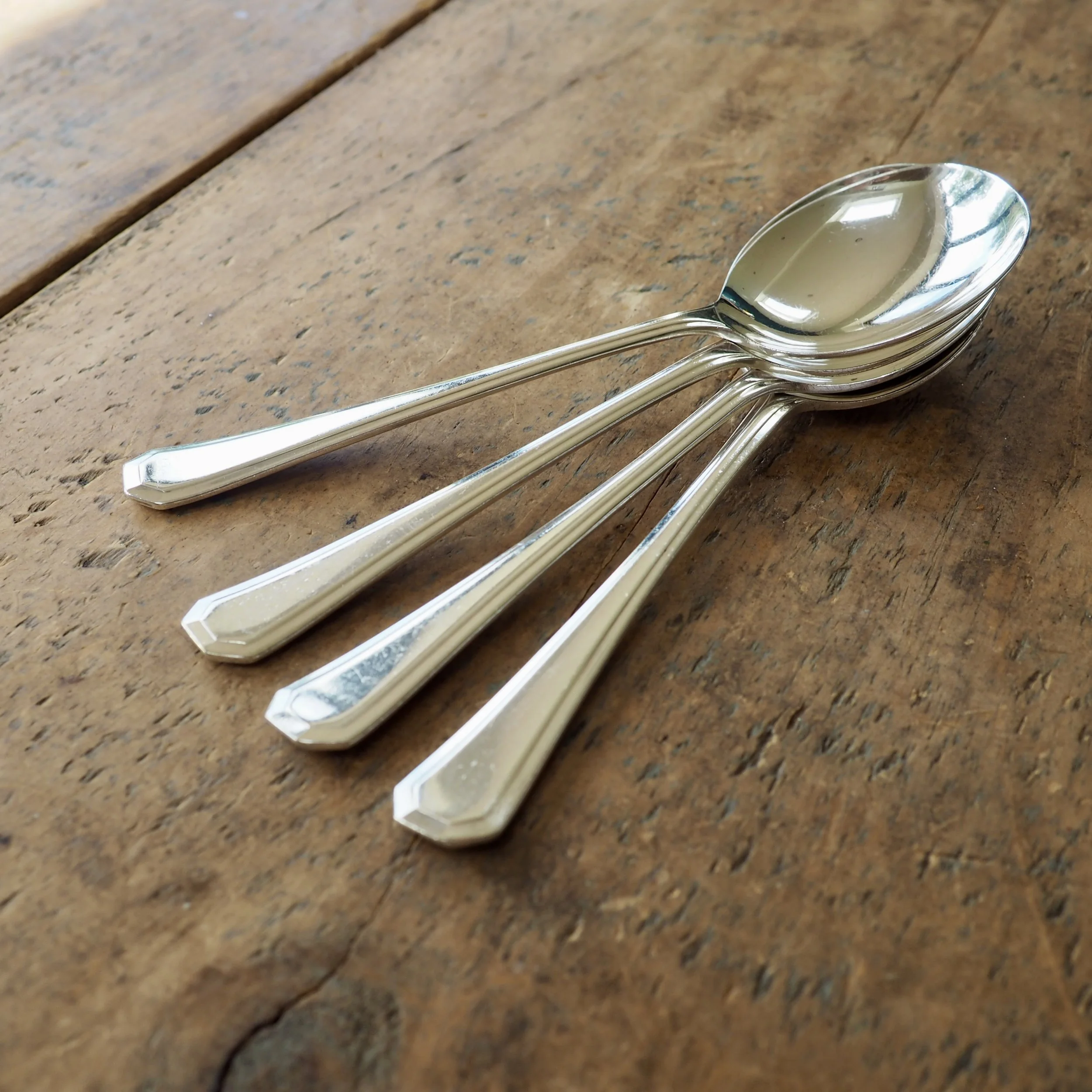 set 0f 4 pens vintage soup spoons