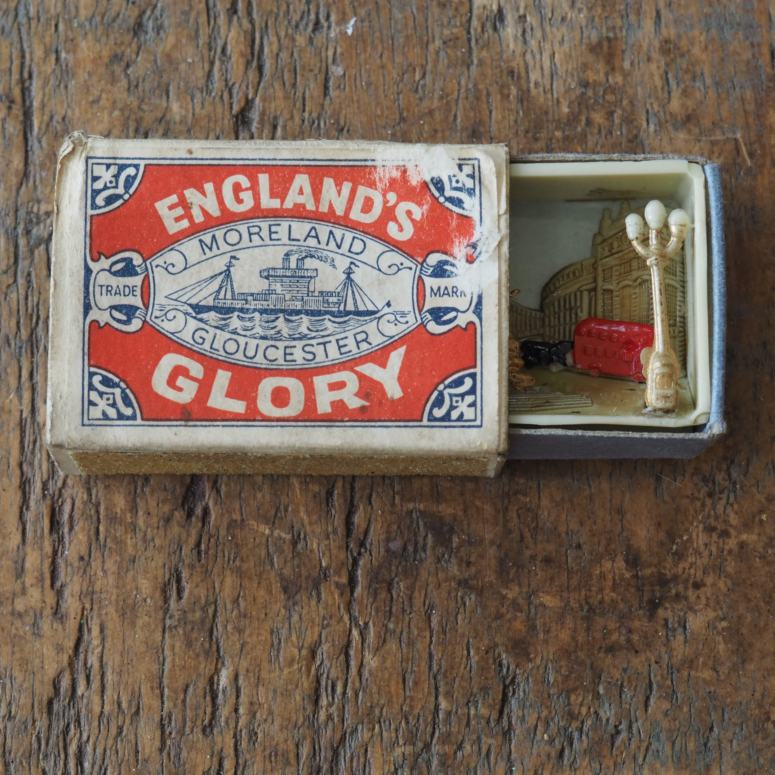 binate Englands Glory matchbox half opened revealing a diorama of london landmark